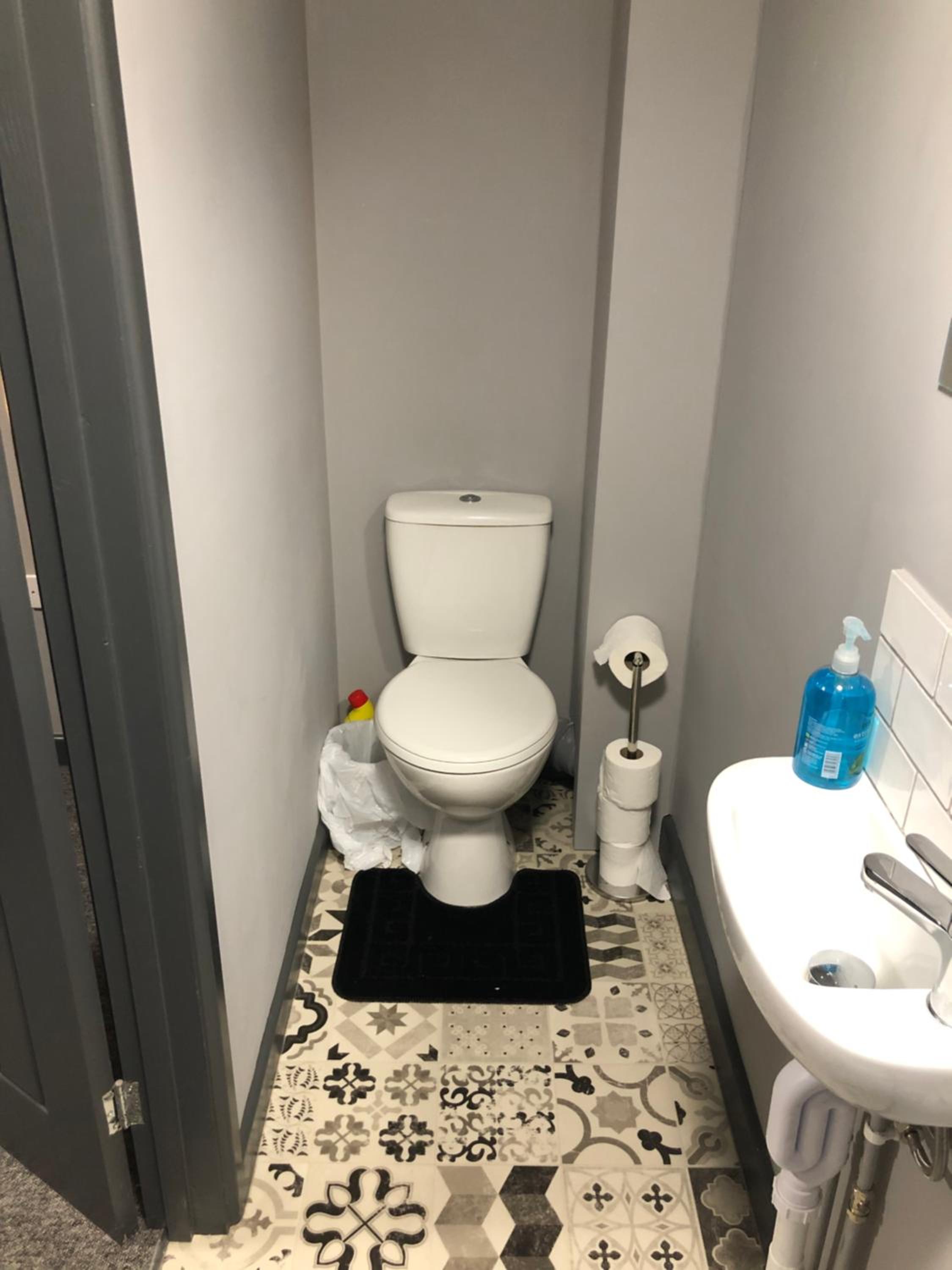 Double Room with Private Bathroom - Photo 9