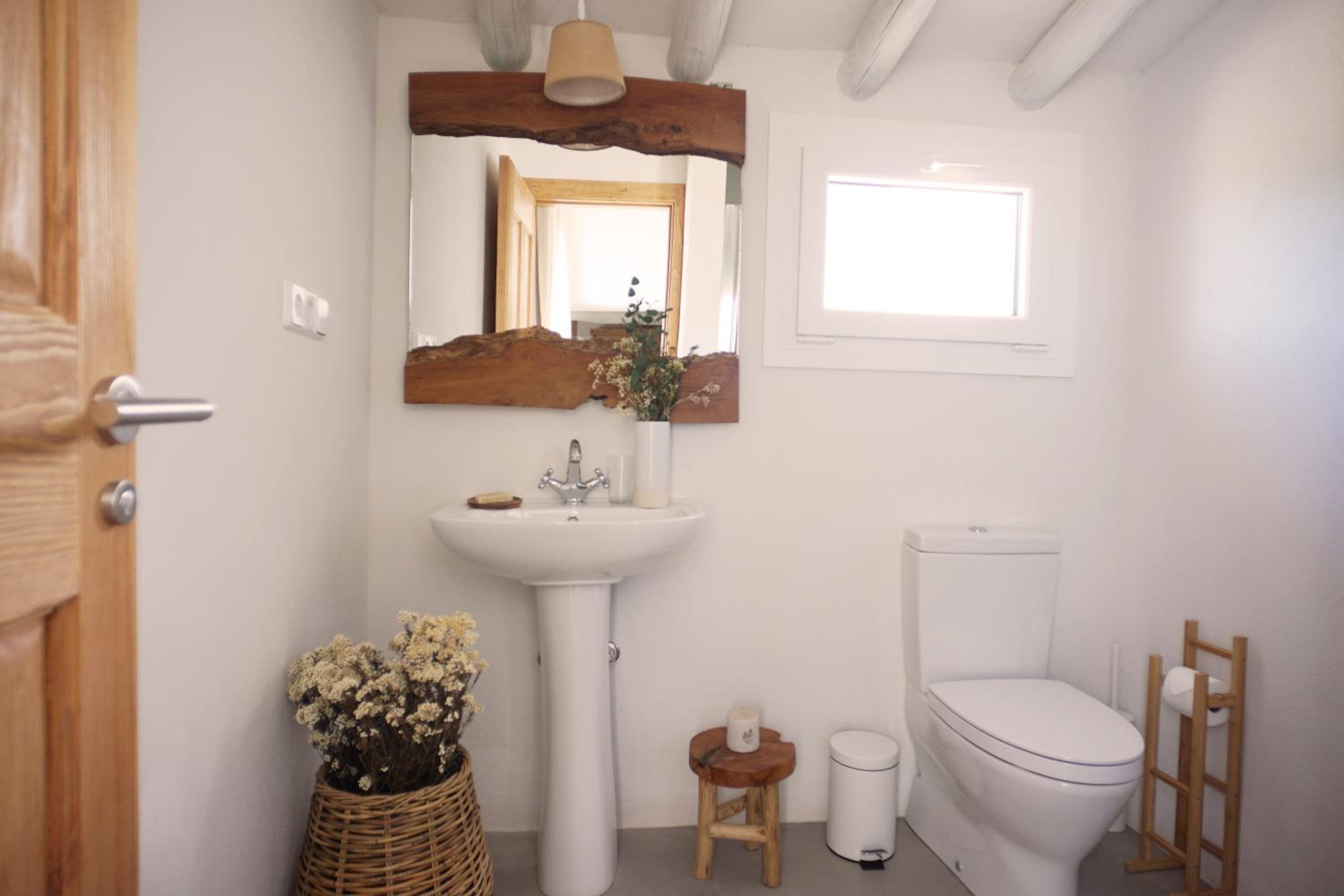 Double Room - Photo 17