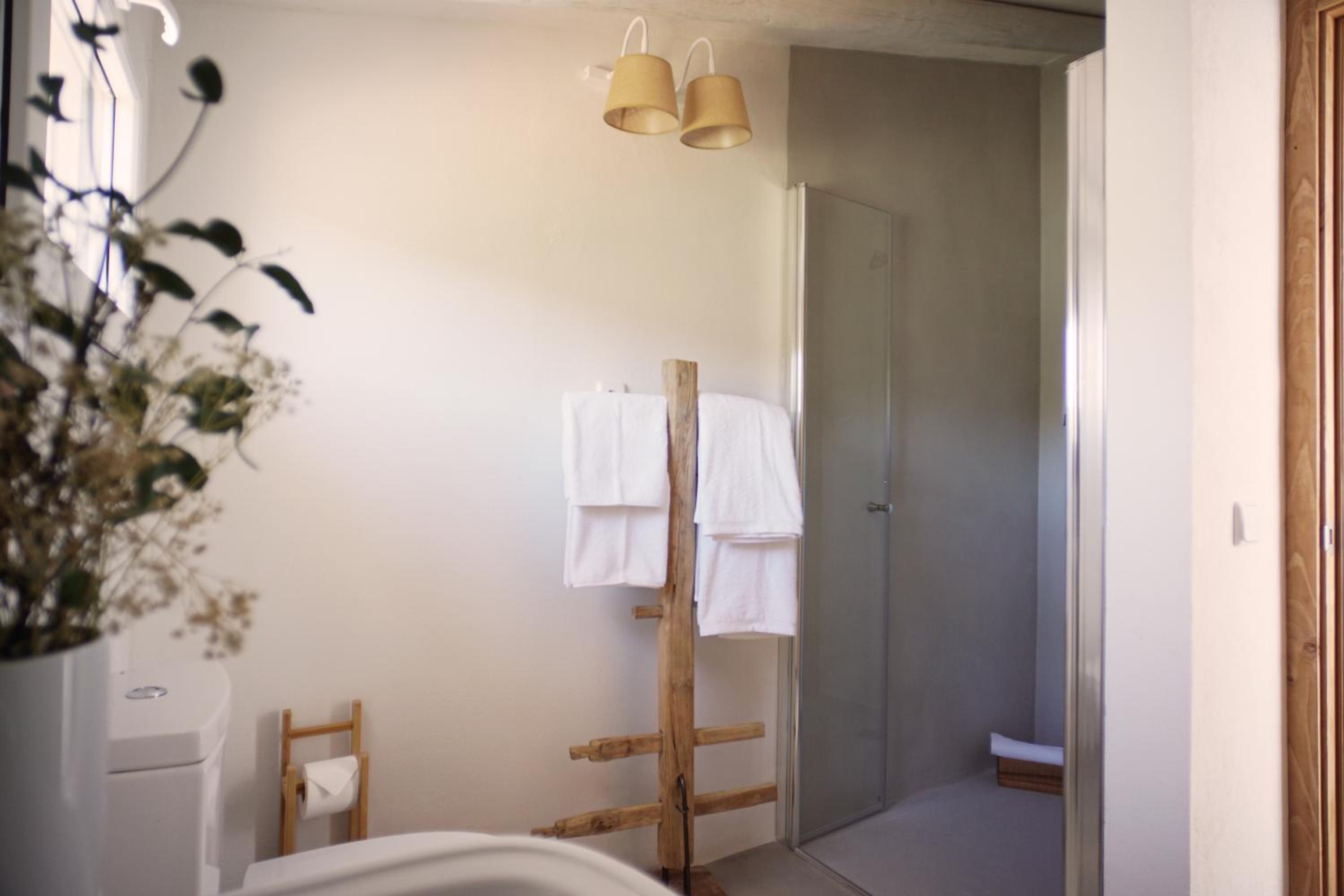Double Room - Photo 18