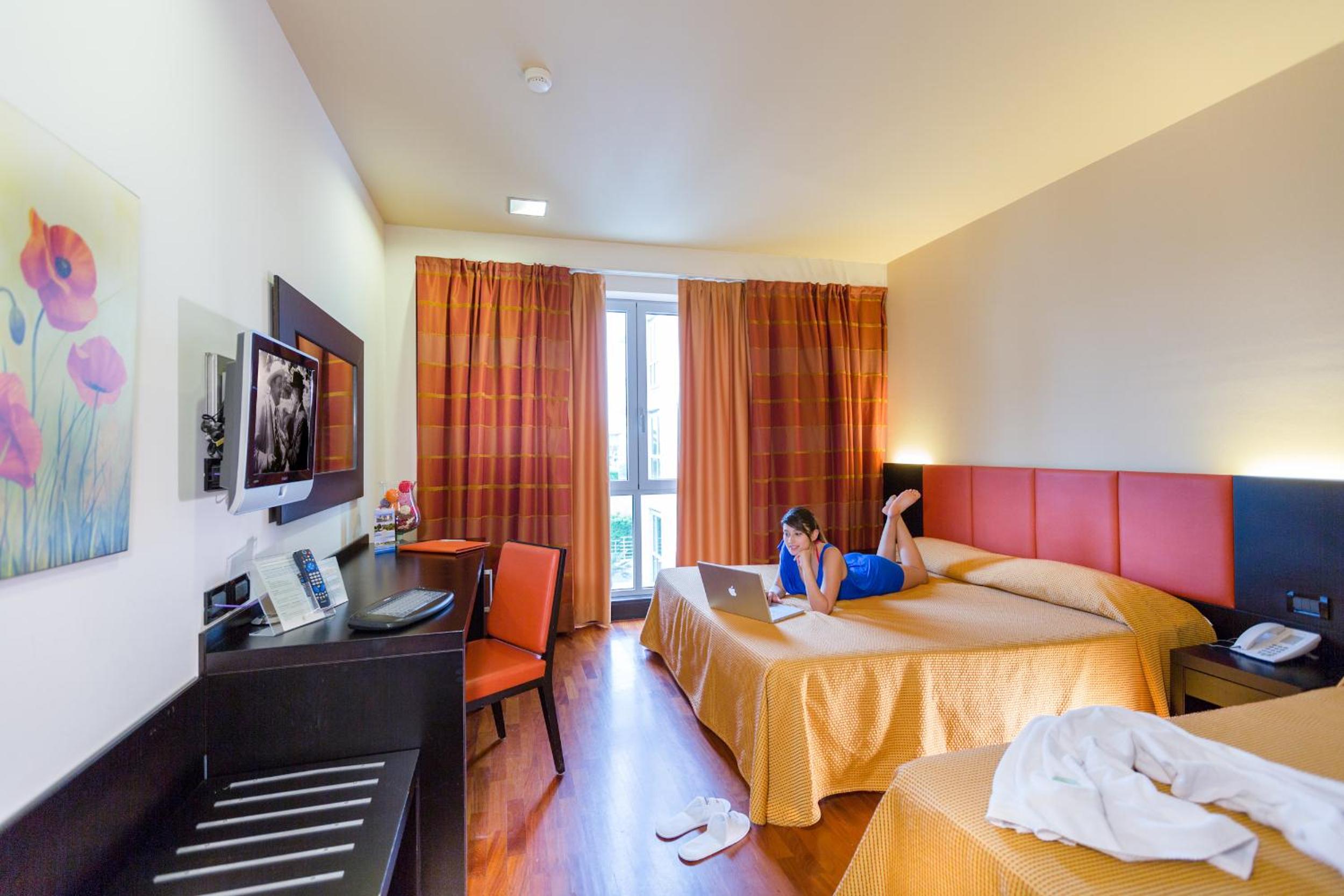 Double Room - Photo 12
