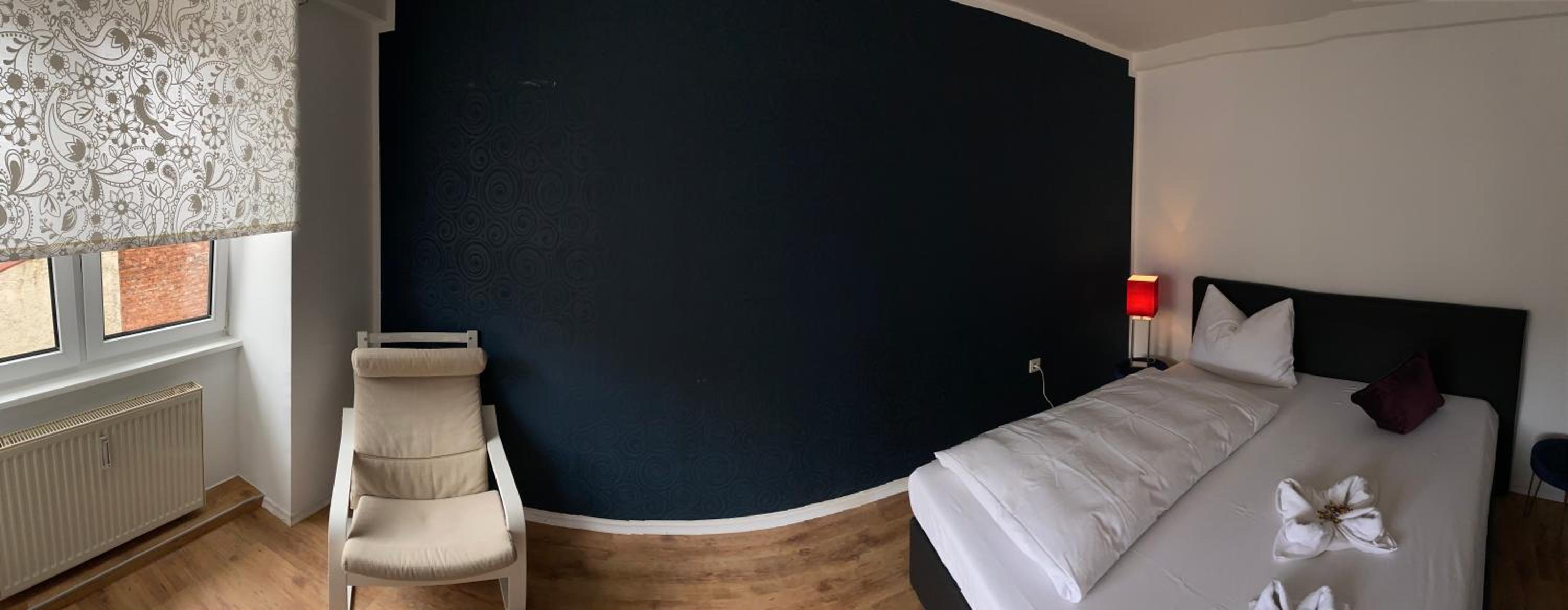 One-Bedroom Suite - Photo 3
