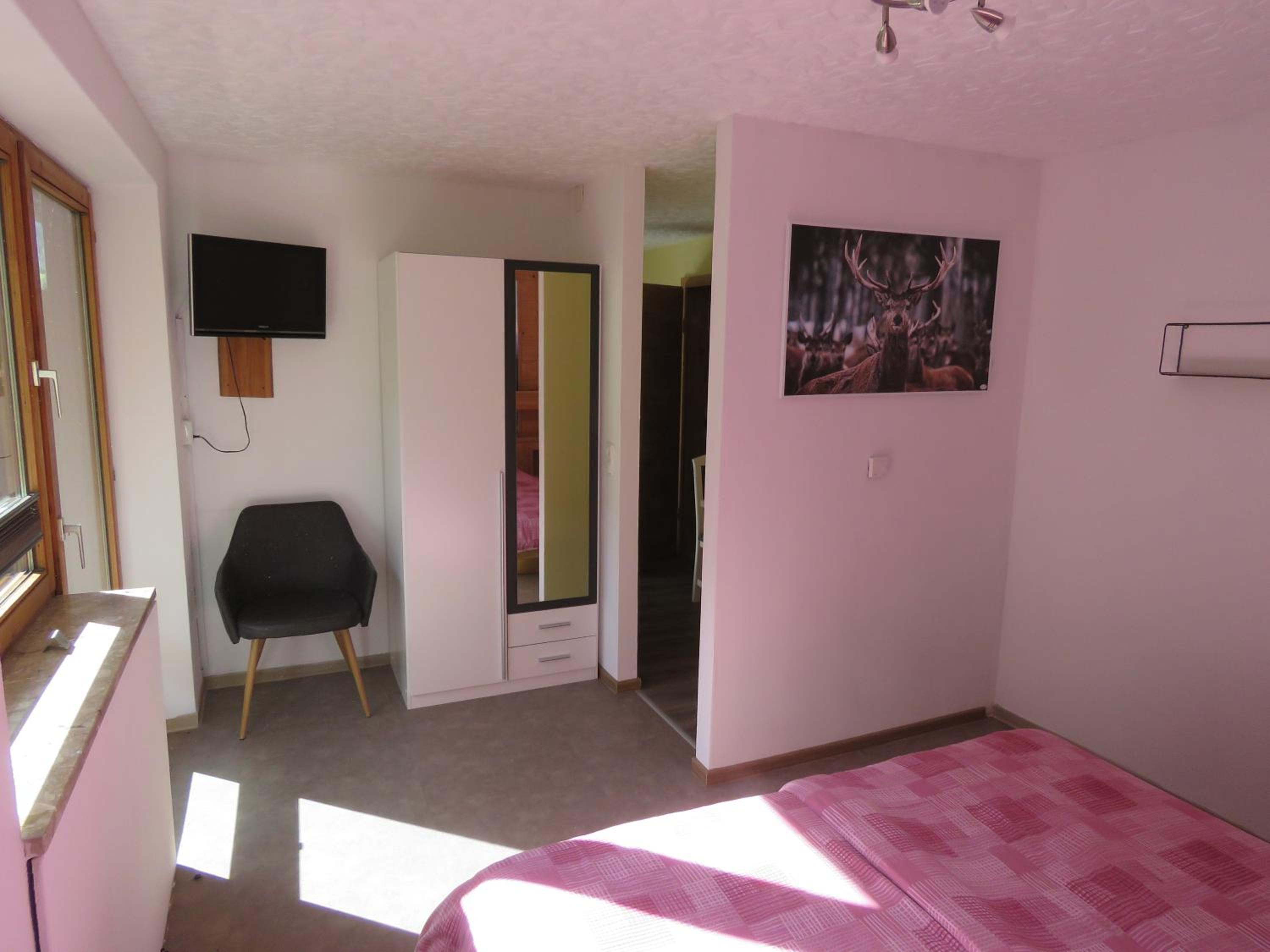 One-Bedroom Apartment photo 3
