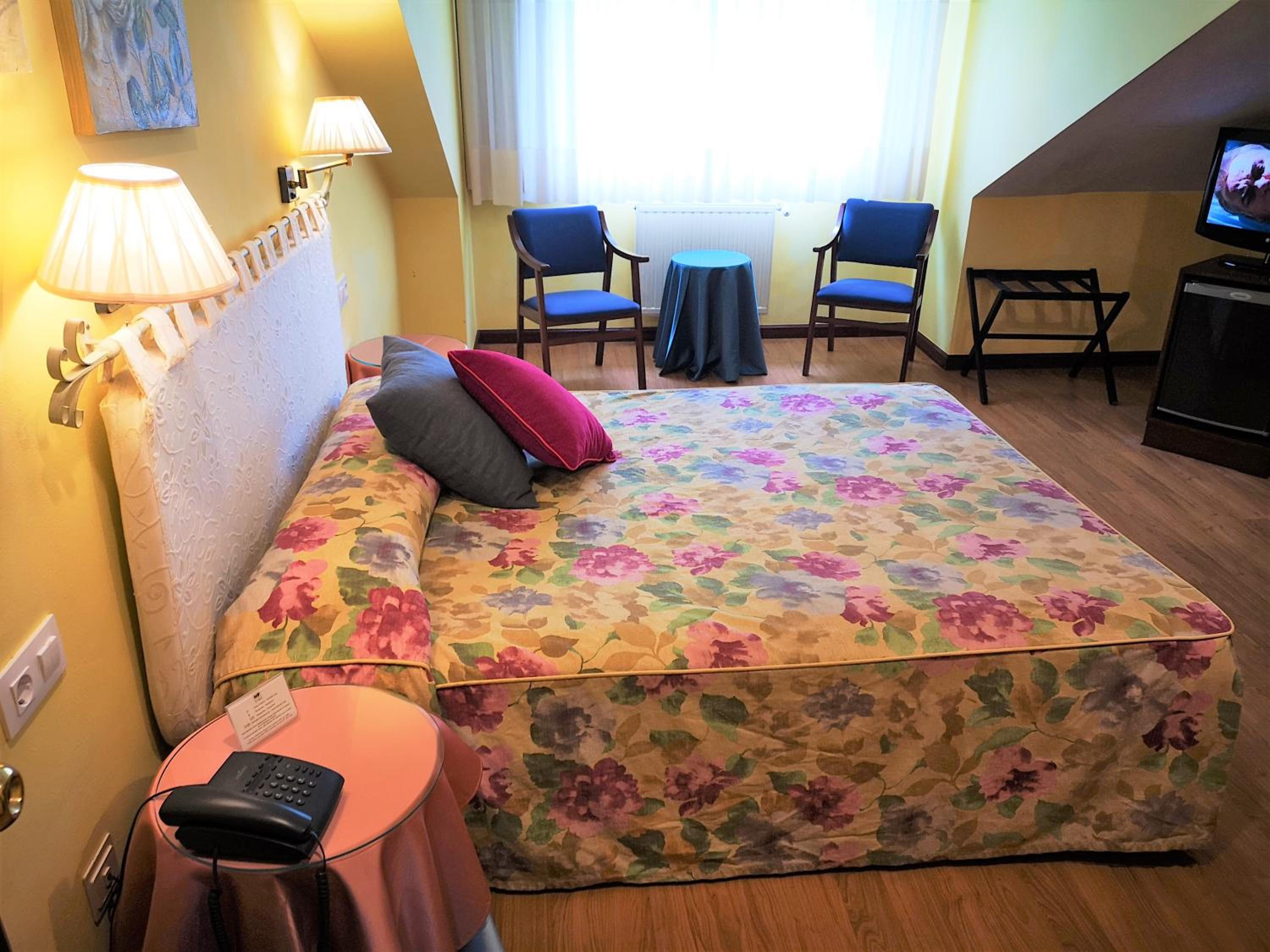 Double Room - Photo 11