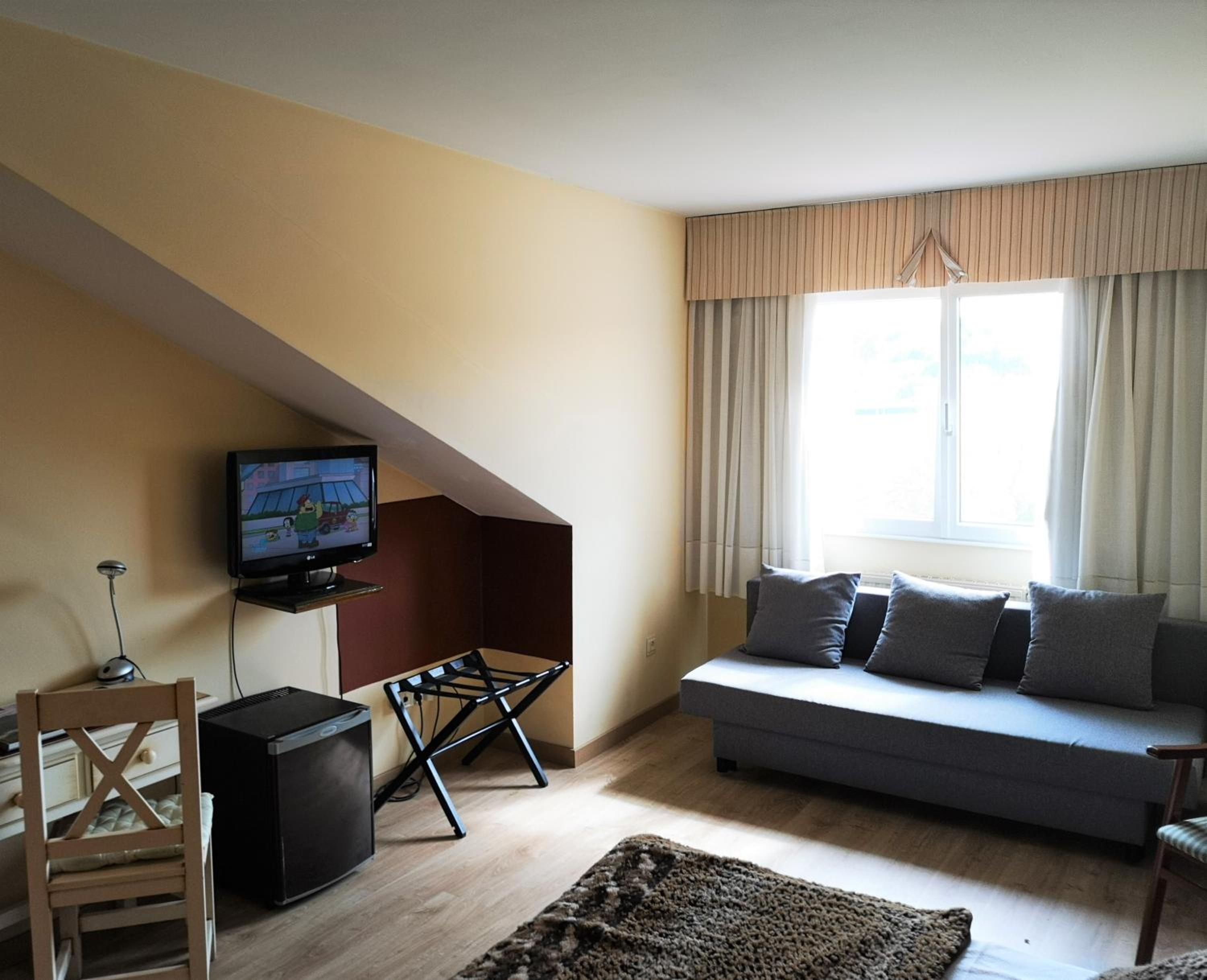 Double Room - Photo 7