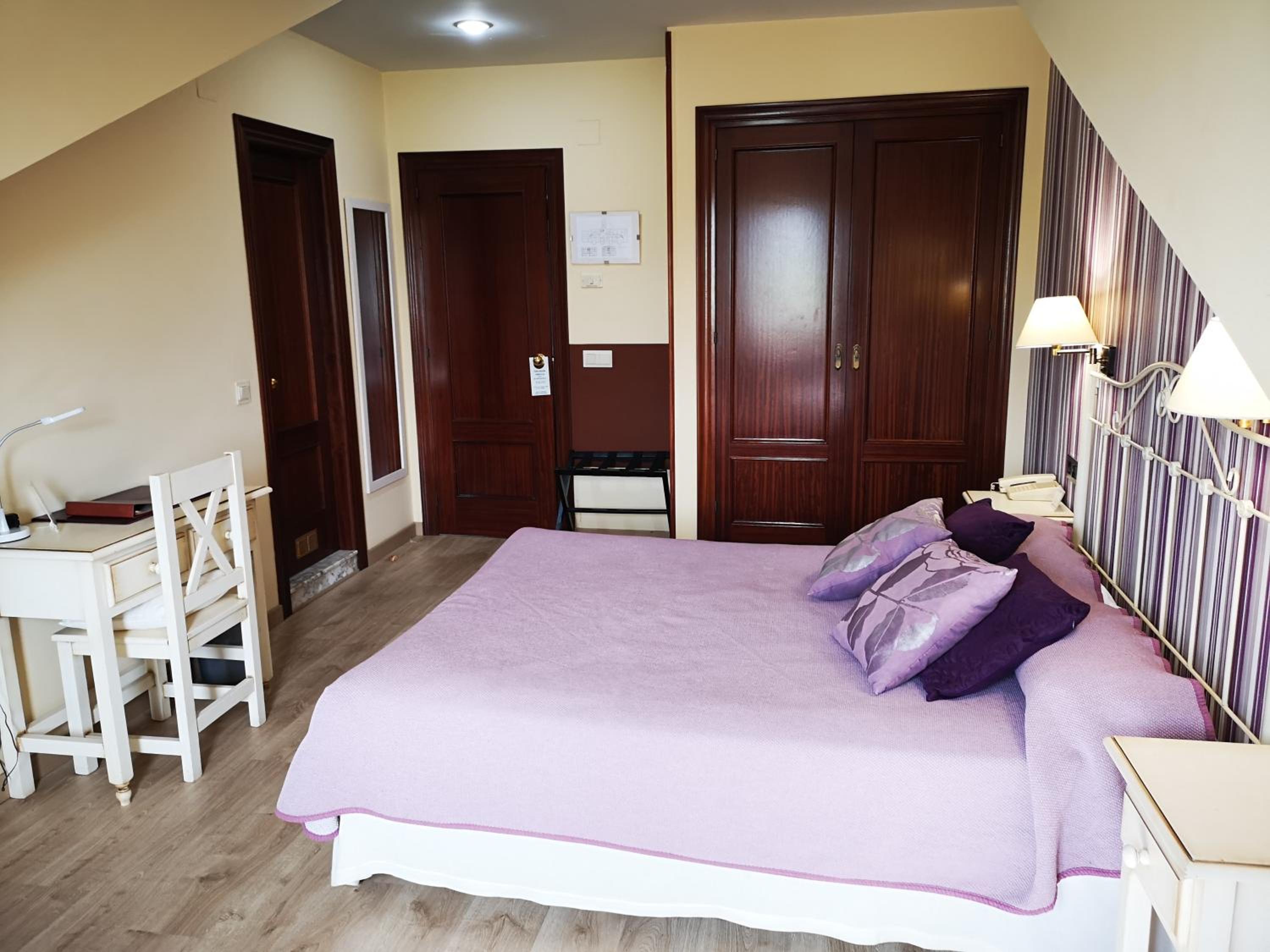 Double Room - Photo 4