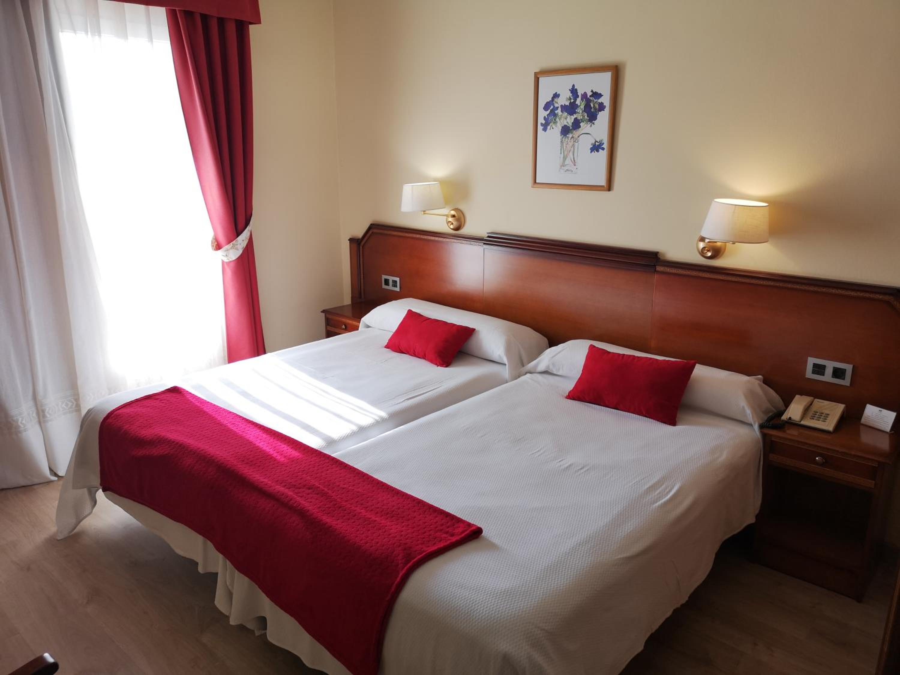 Twin Room with Terrace - Photo 2