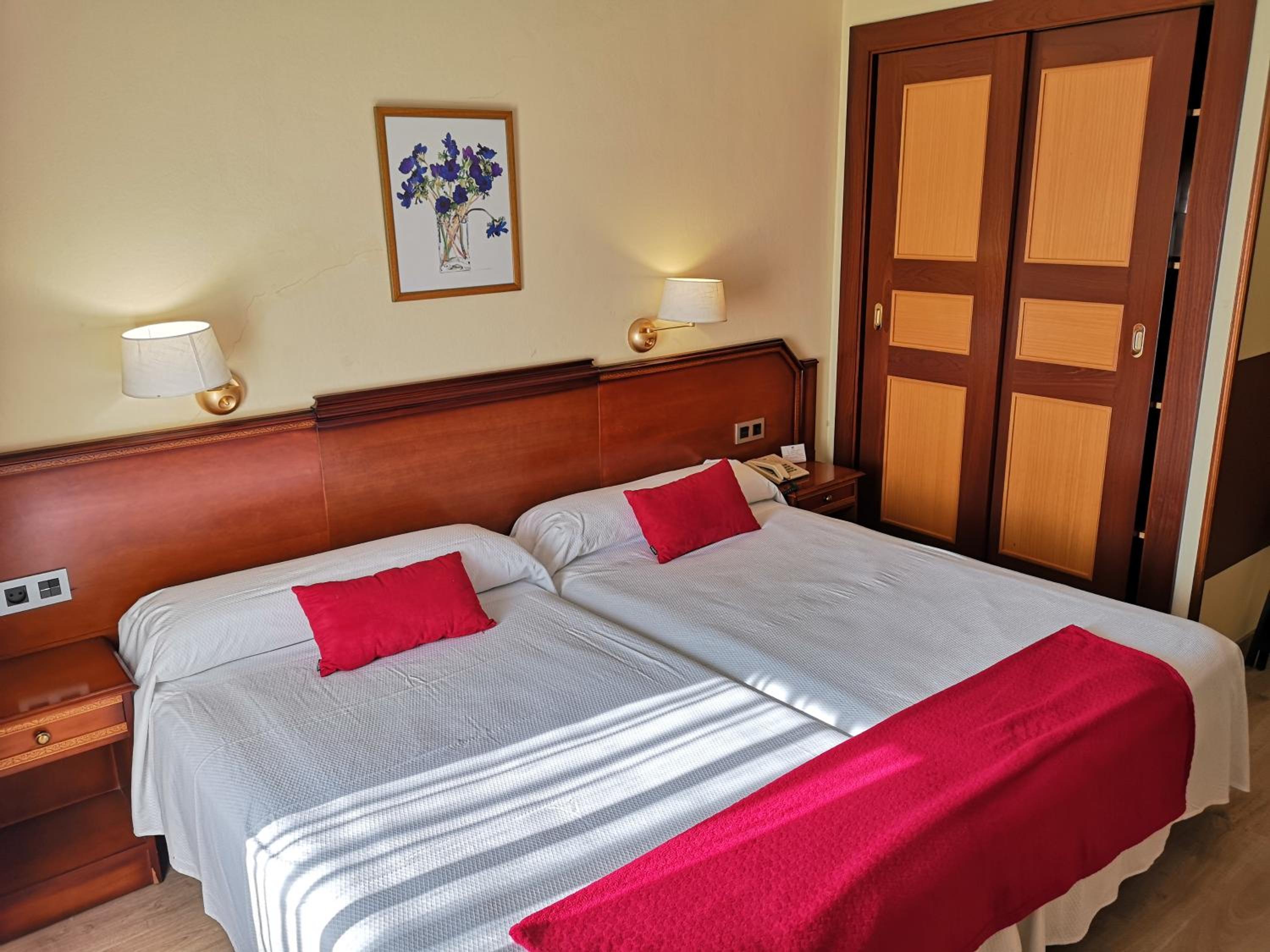 Twin Room with Terrace - Photo 5