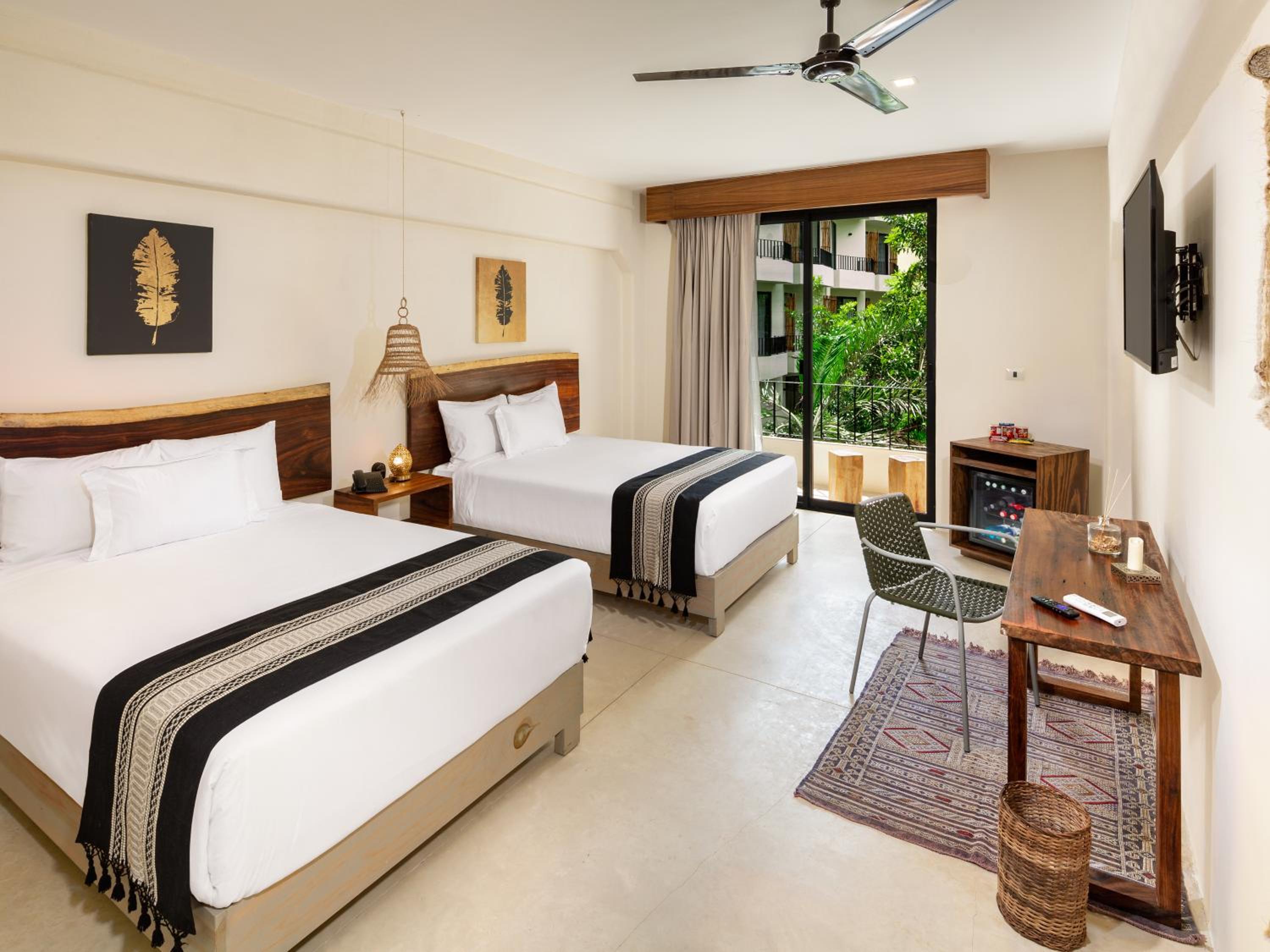 Deluxe Quadruple Room - Photo 1