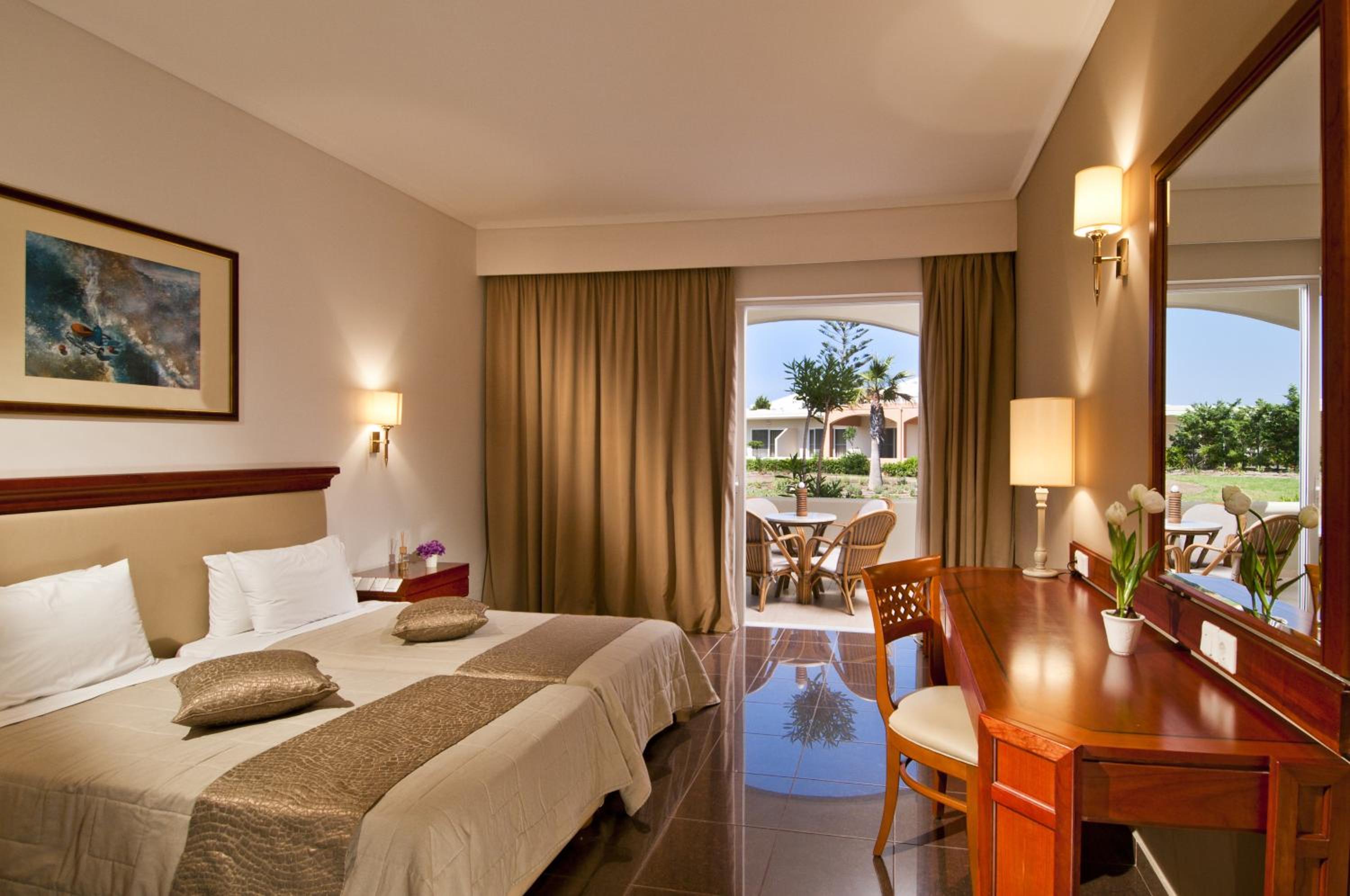 Executive Suite (2 Adults & 2 Children)
