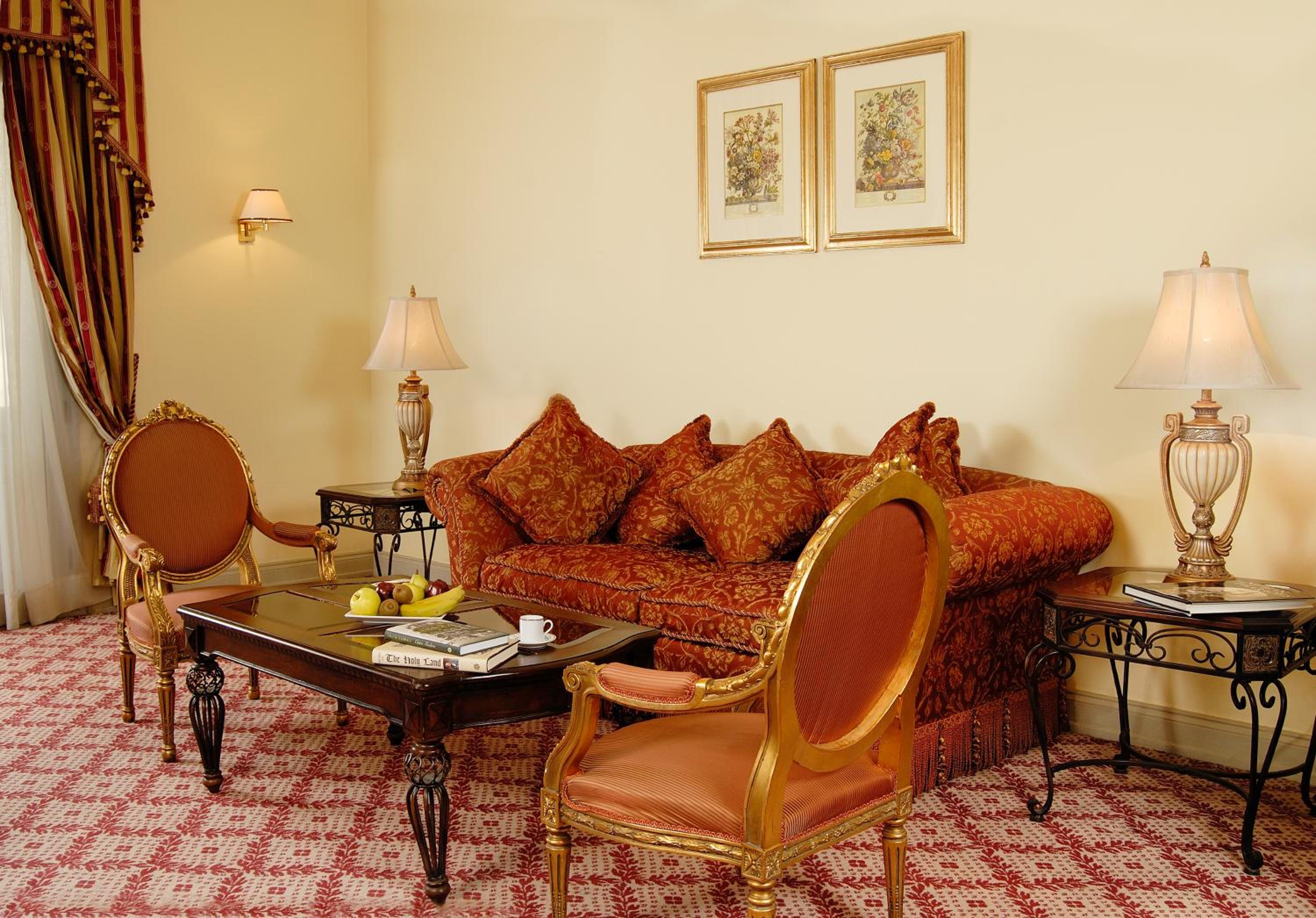 Executive Suite - Photo 5