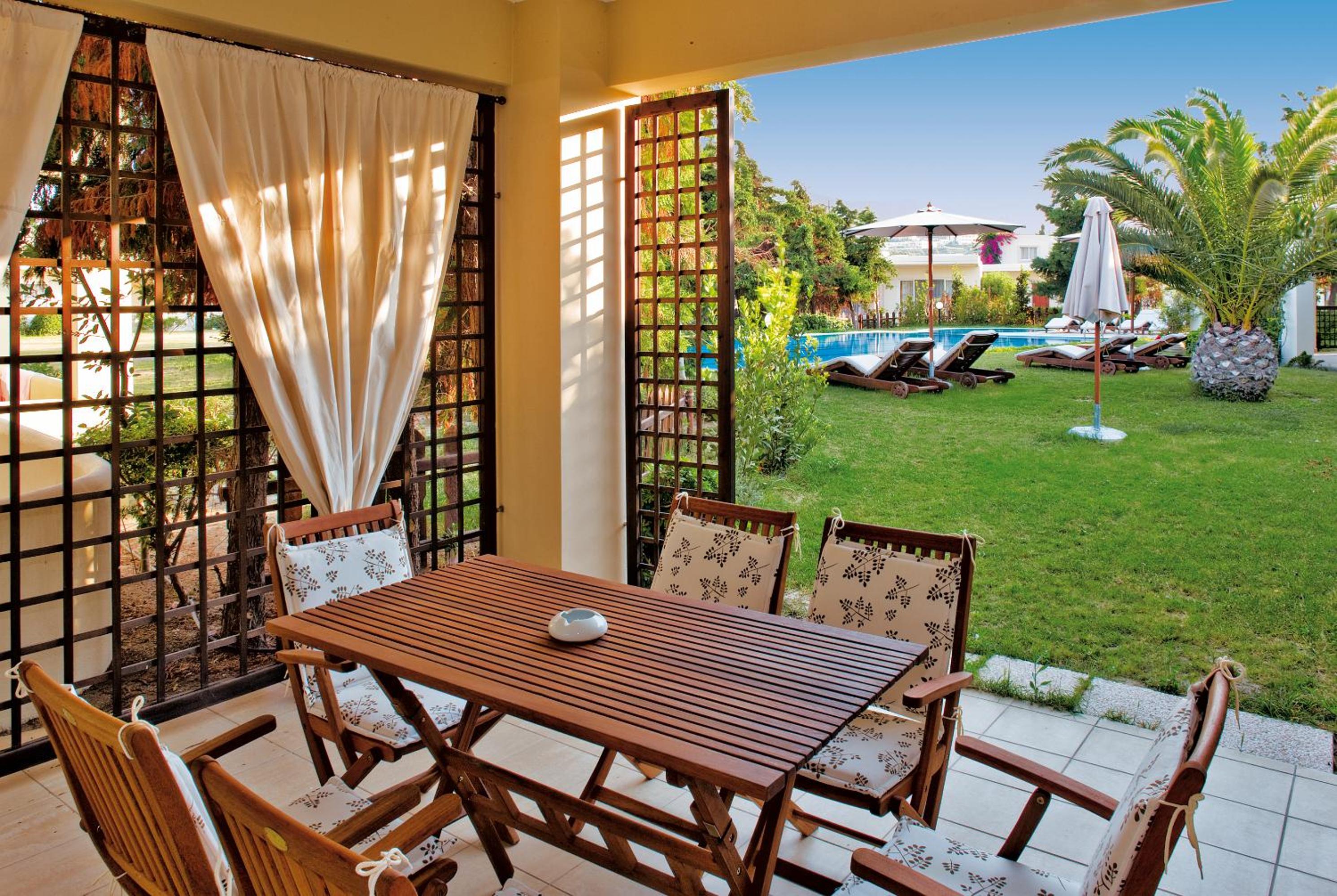 Executive Suite (2 Adults & 2 Children)