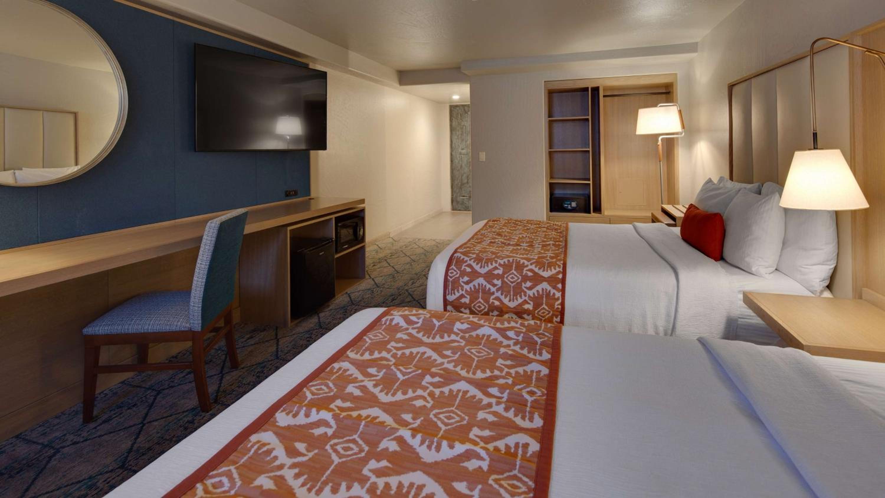 Standard Room, 2 Queen Beds, Refrigerator & Microwave (Walk-in Shower) thumbnail 6