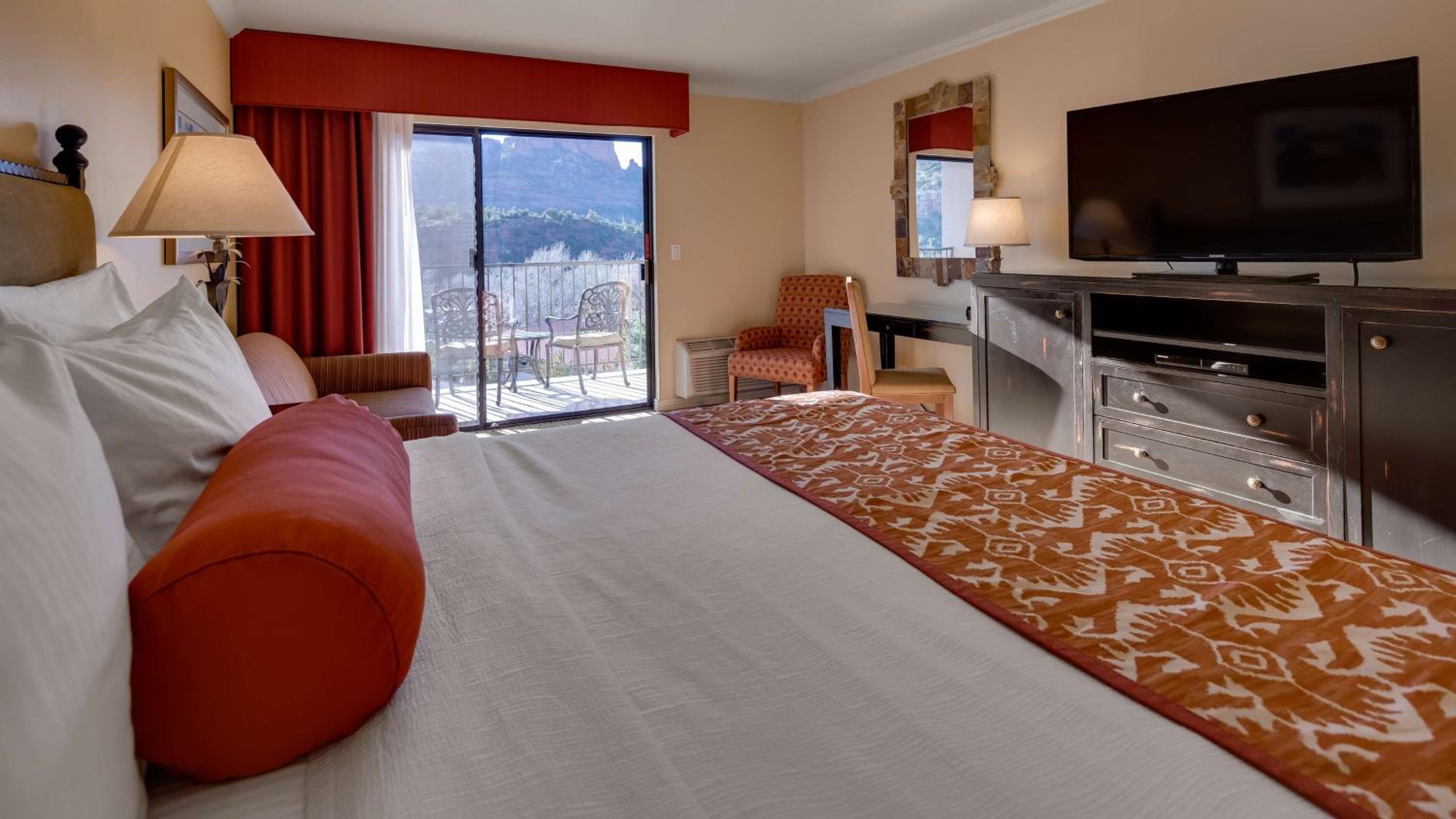 King Room with Red Rock View with Balcony - Non-smoking thumbnail 6