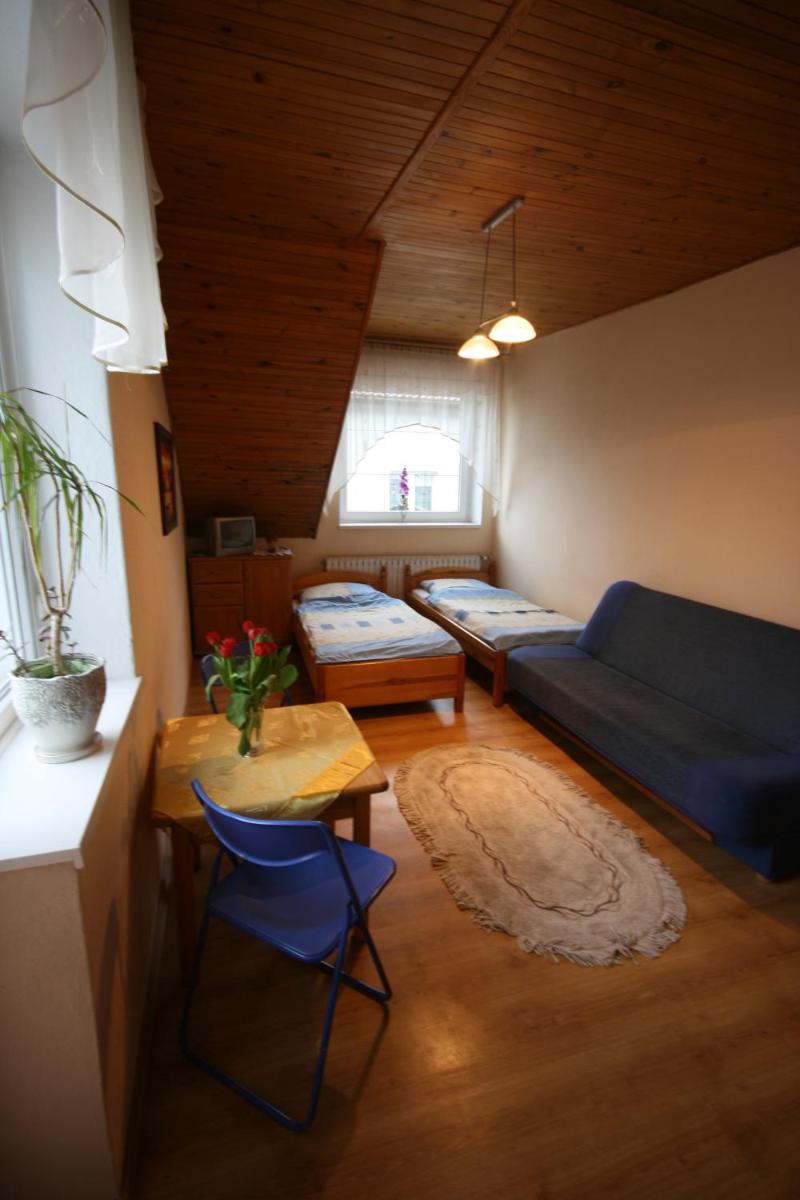 Quadruple Room with Shared Bathroom photo 3