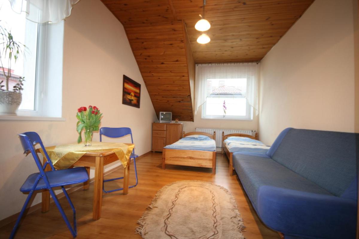 Quadruple Room with Shared Bathroom photo 2