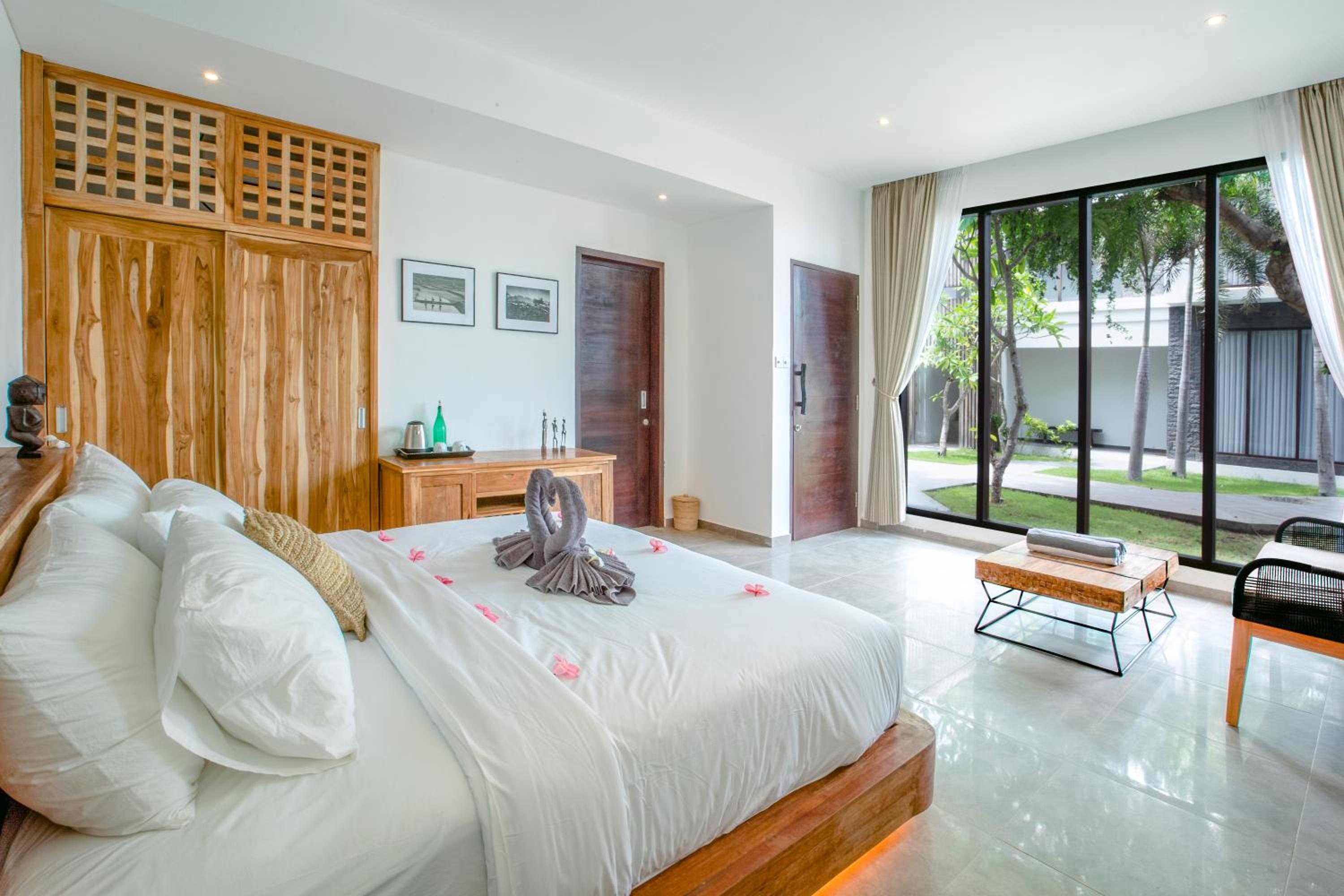 Deluxe Suite - Photo 8