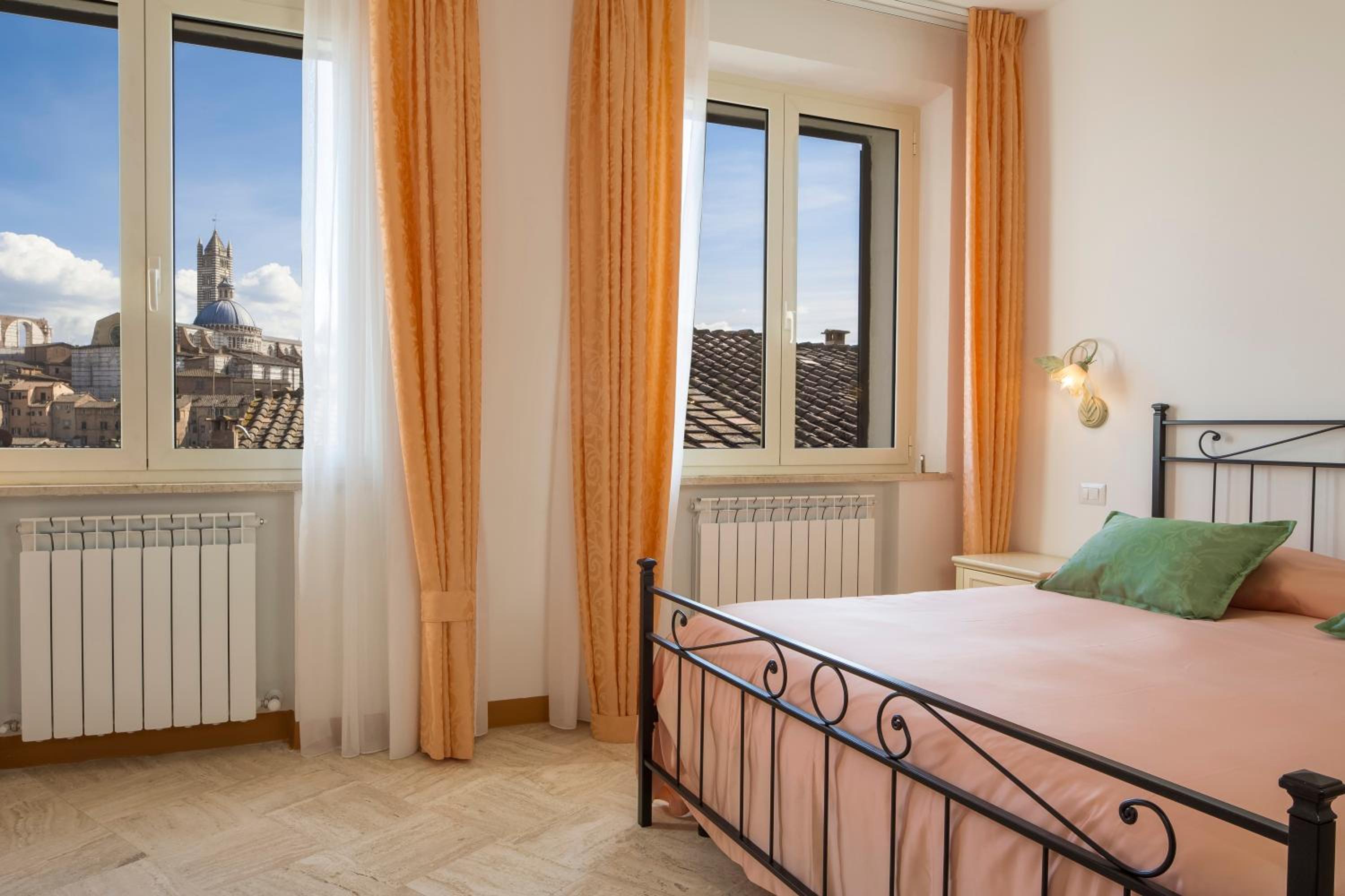 Double Room - Photo 14