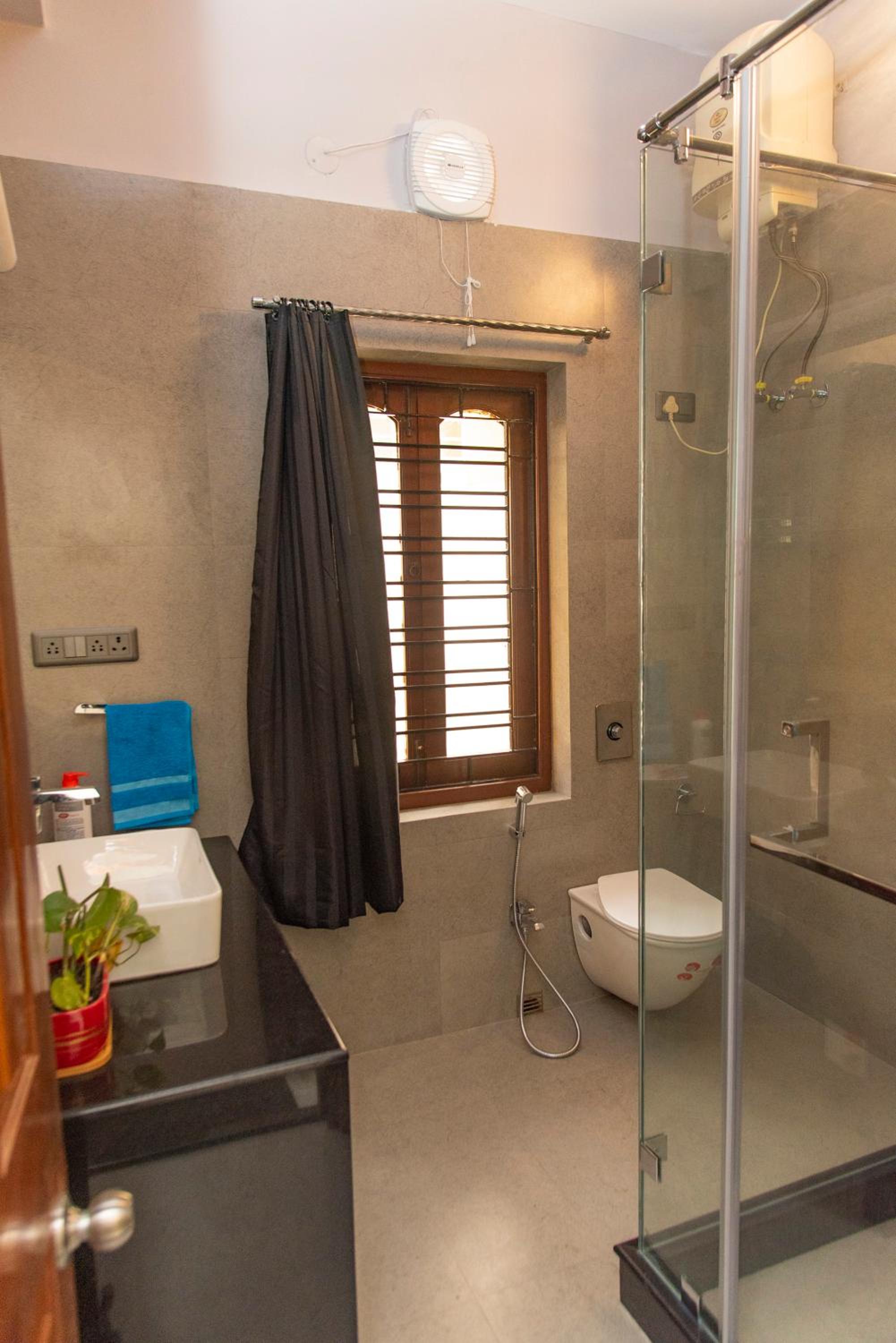 Deluxe Double Room with Balcony - Photo 4