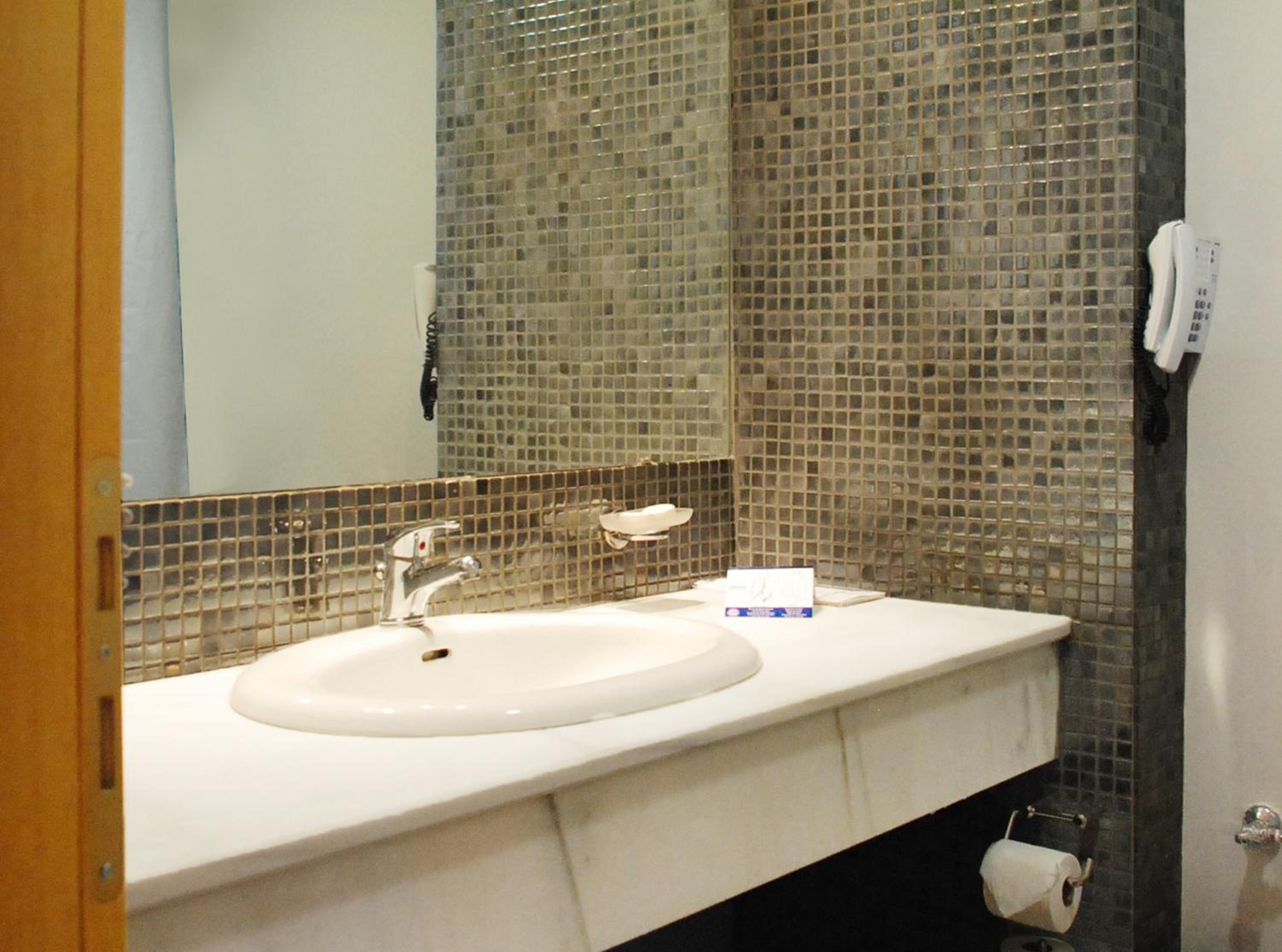 Double or Twin Room with Sea View (2 Adults + 1 Child)