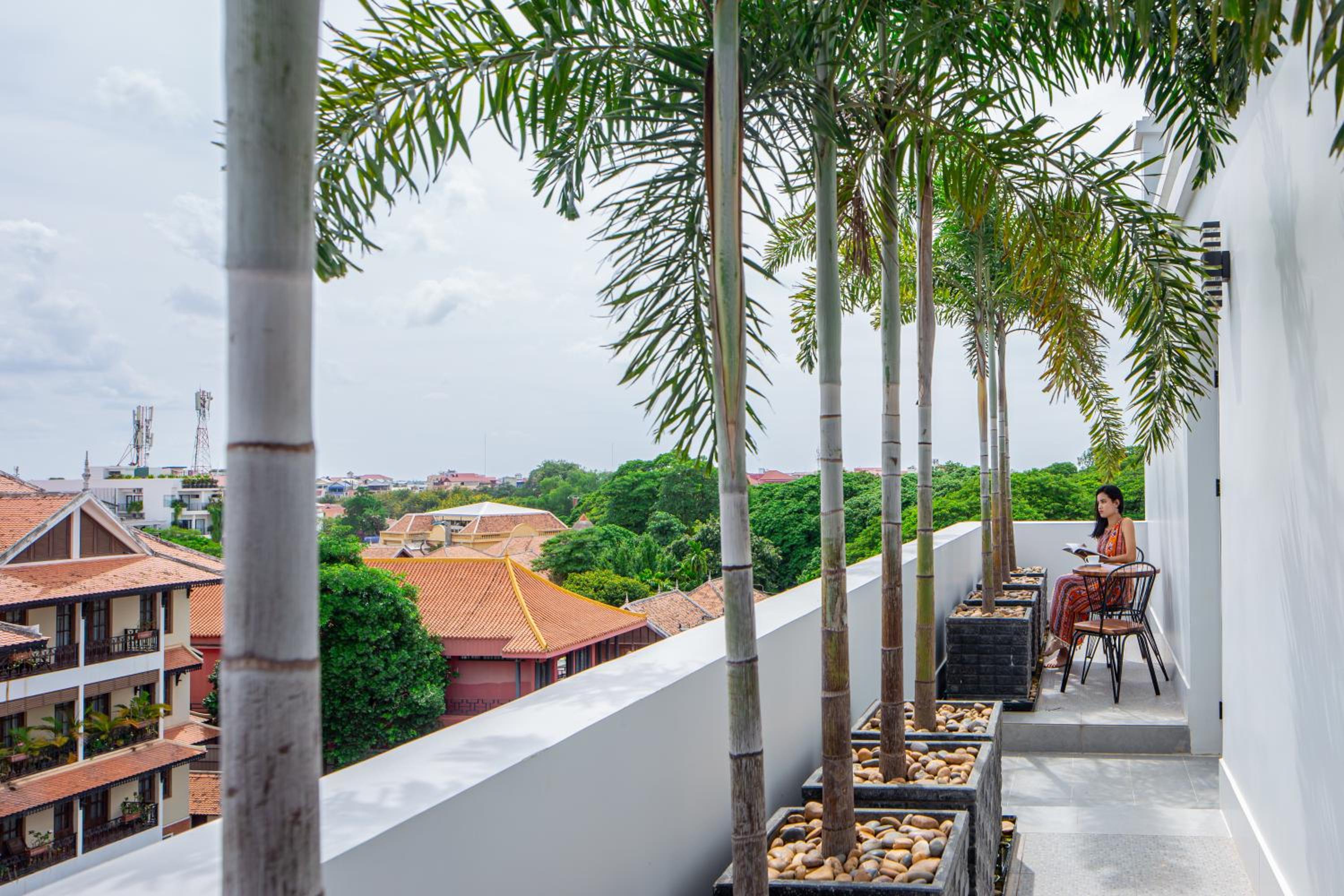 Deluxe Family Room with Balcony - Photo 2