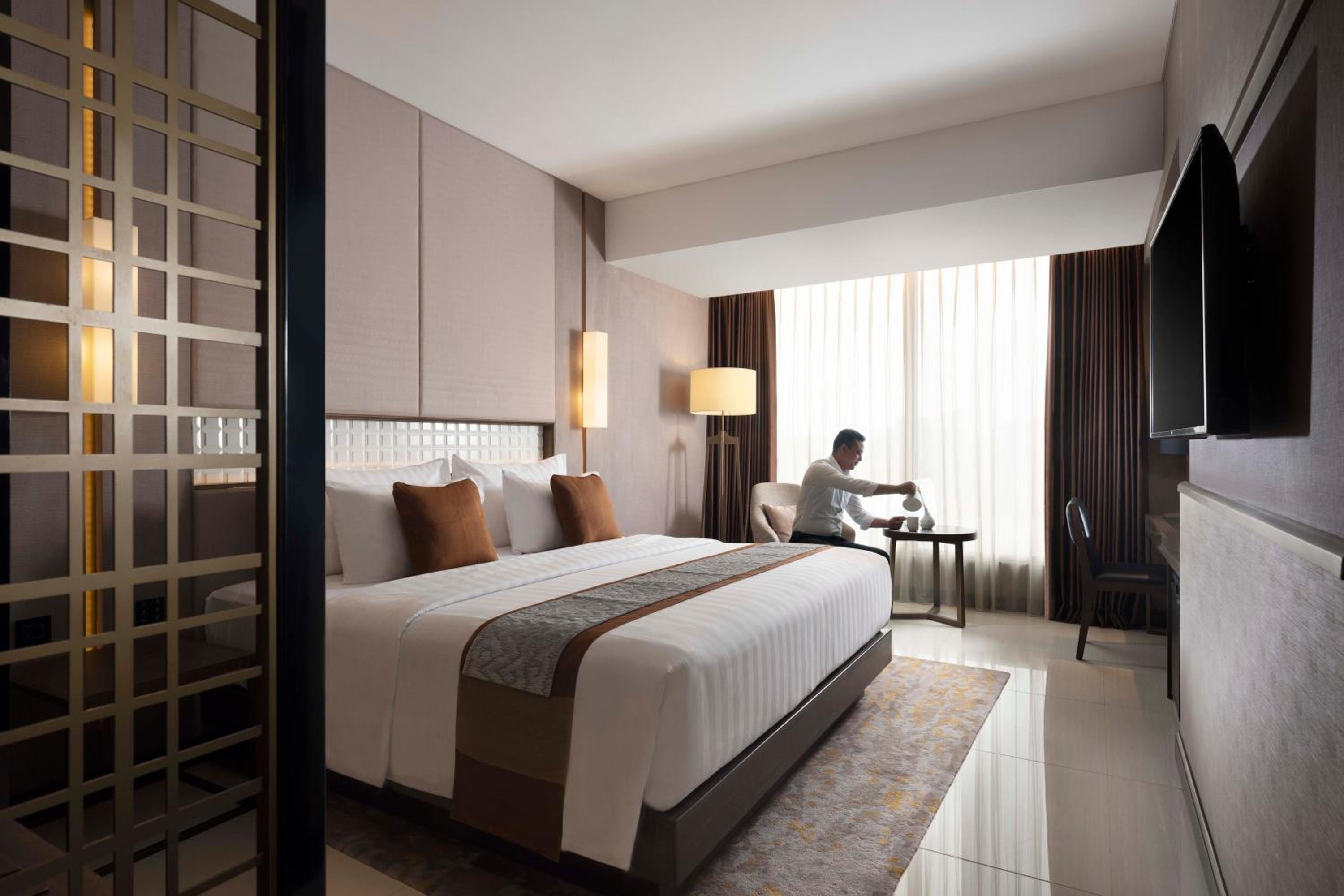 Grand Deluxe King Room
