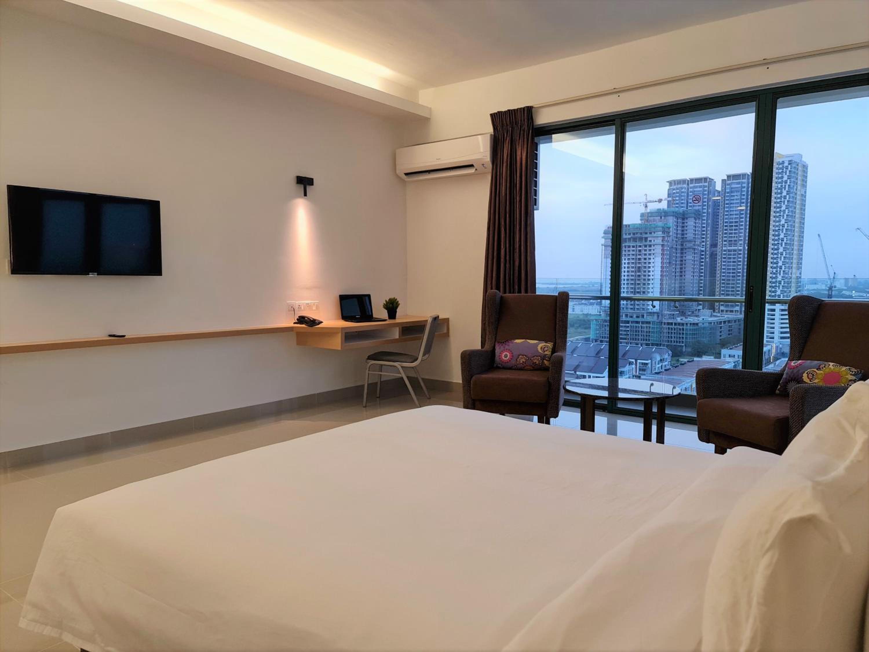 Superior Suite - Photo 3