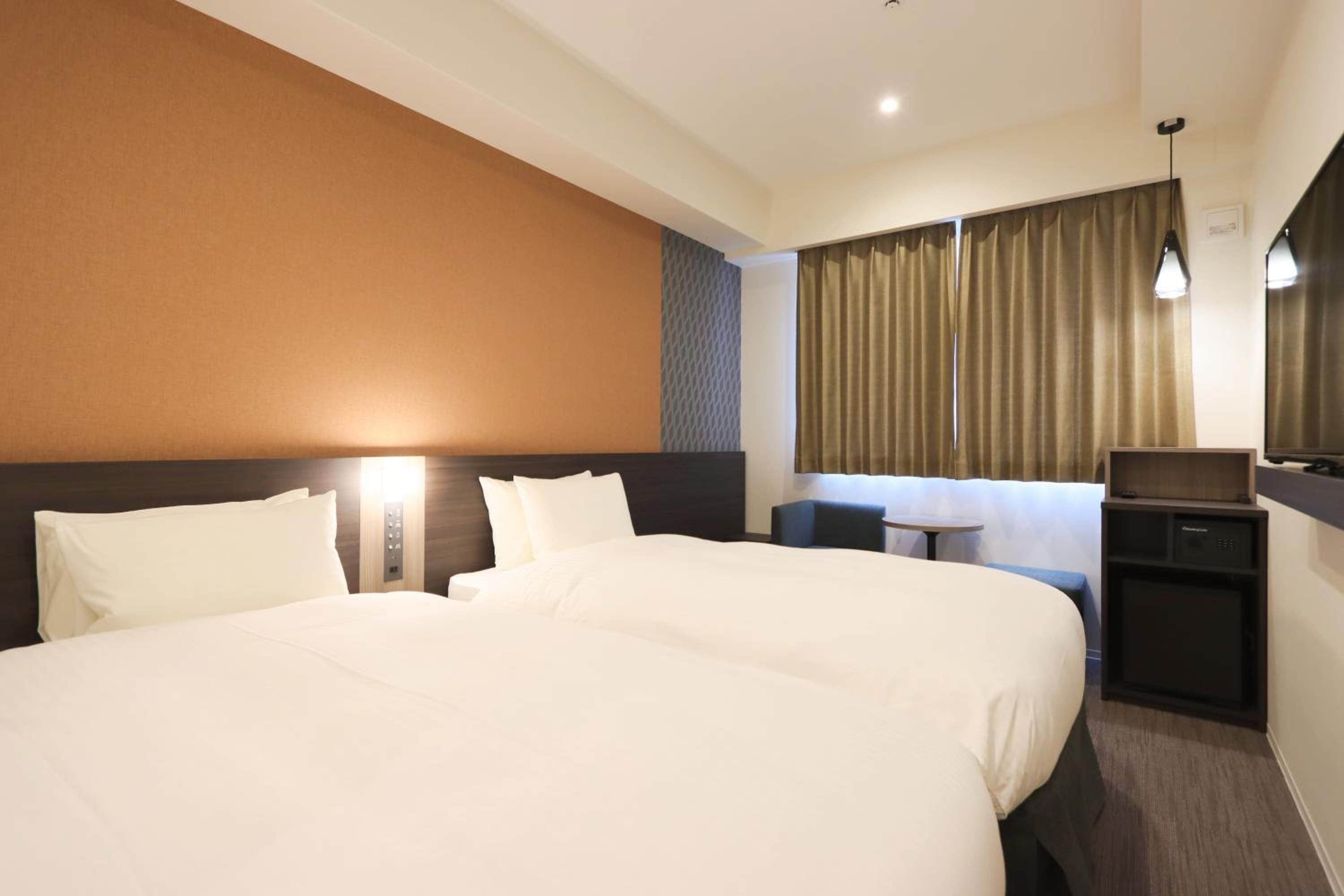 Superior Twin Room with Extra Bed - Photo 4