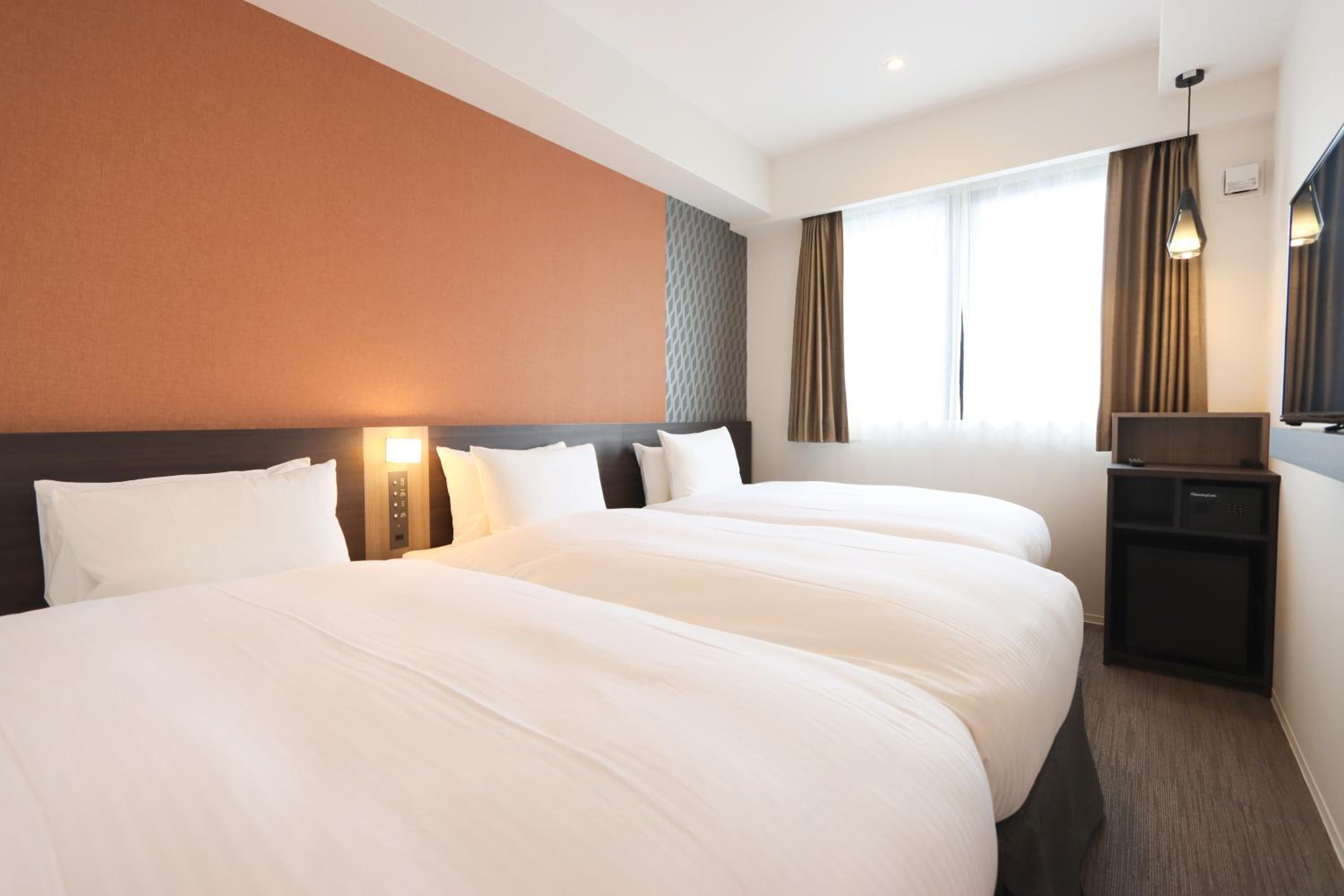 Superior Twin Room with Extra Bed - Photo 3