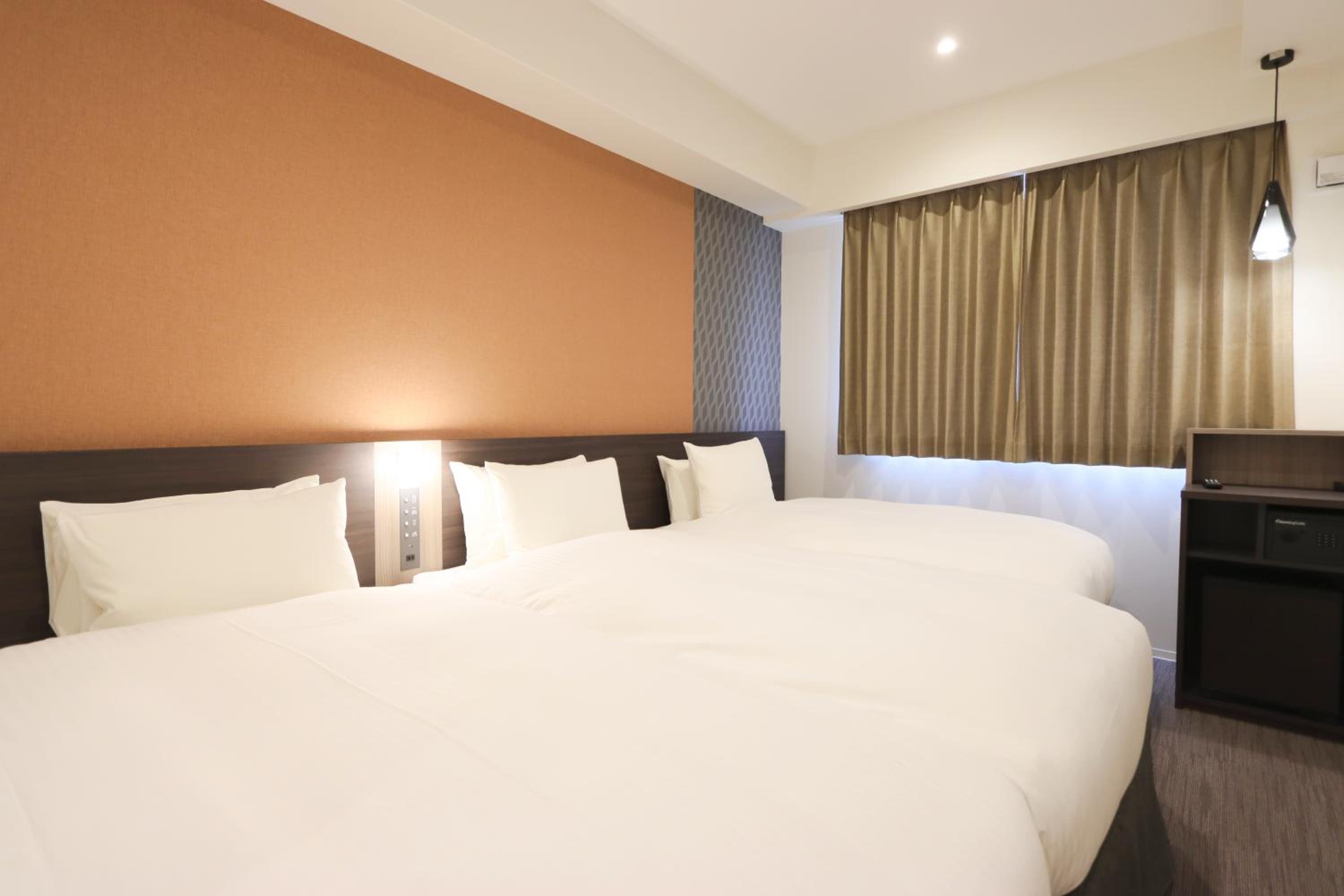Superior Twin Room with Extra Bed - Photo 2