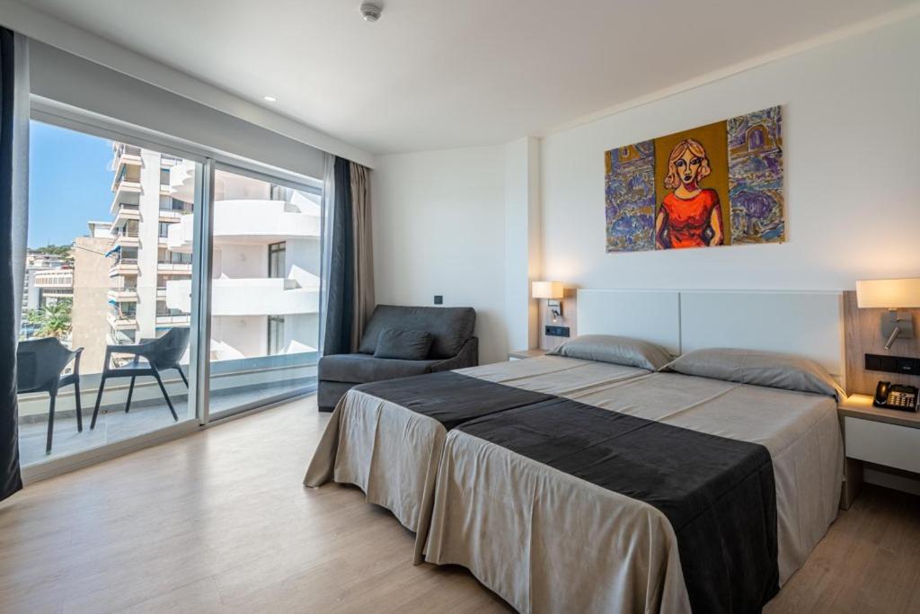Double Room with Side Sea View - Photo 3