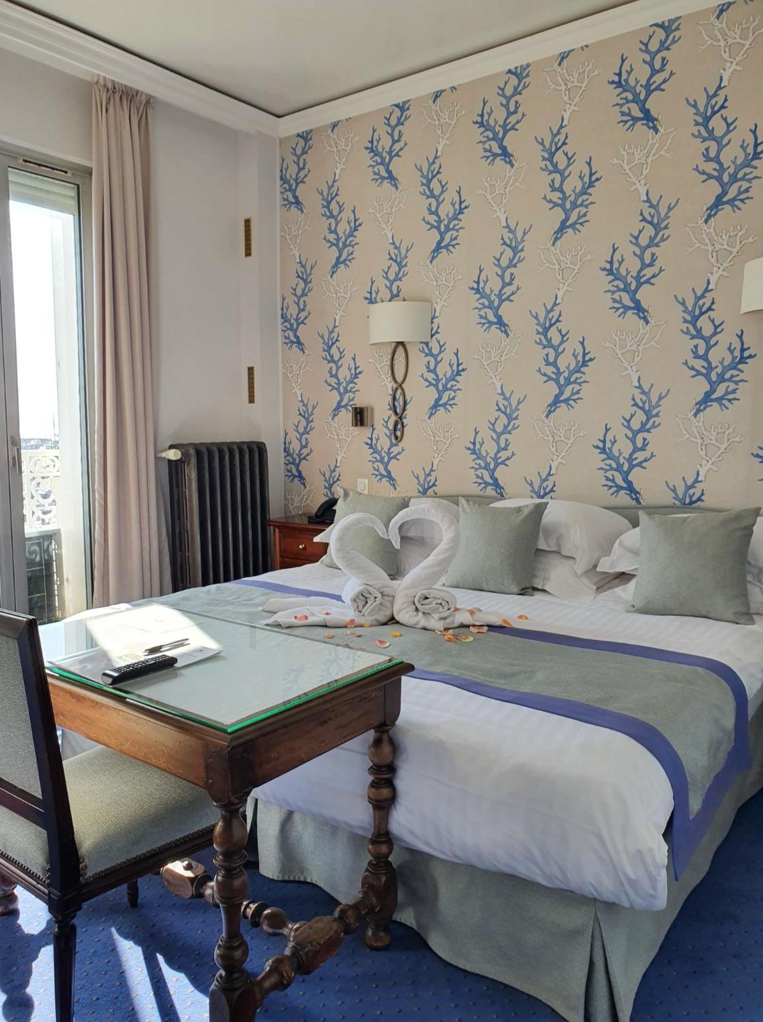 Superior Double or Twin Room with Sea View
