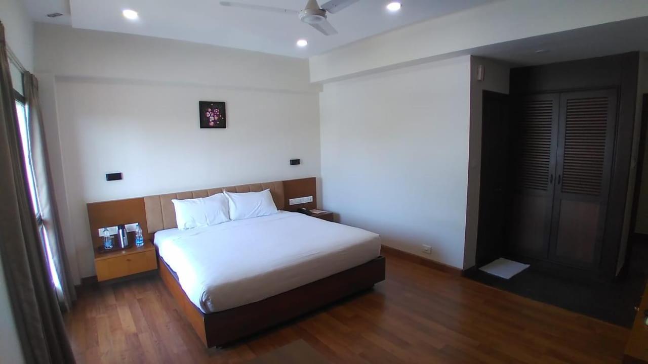 Deluxe Double or Twin Room - Photo 10