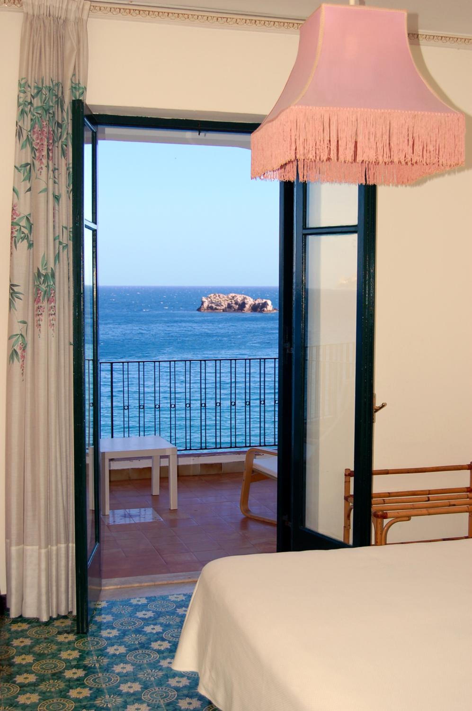 Superior Double or Twin Room with Sea View - Photo 14
