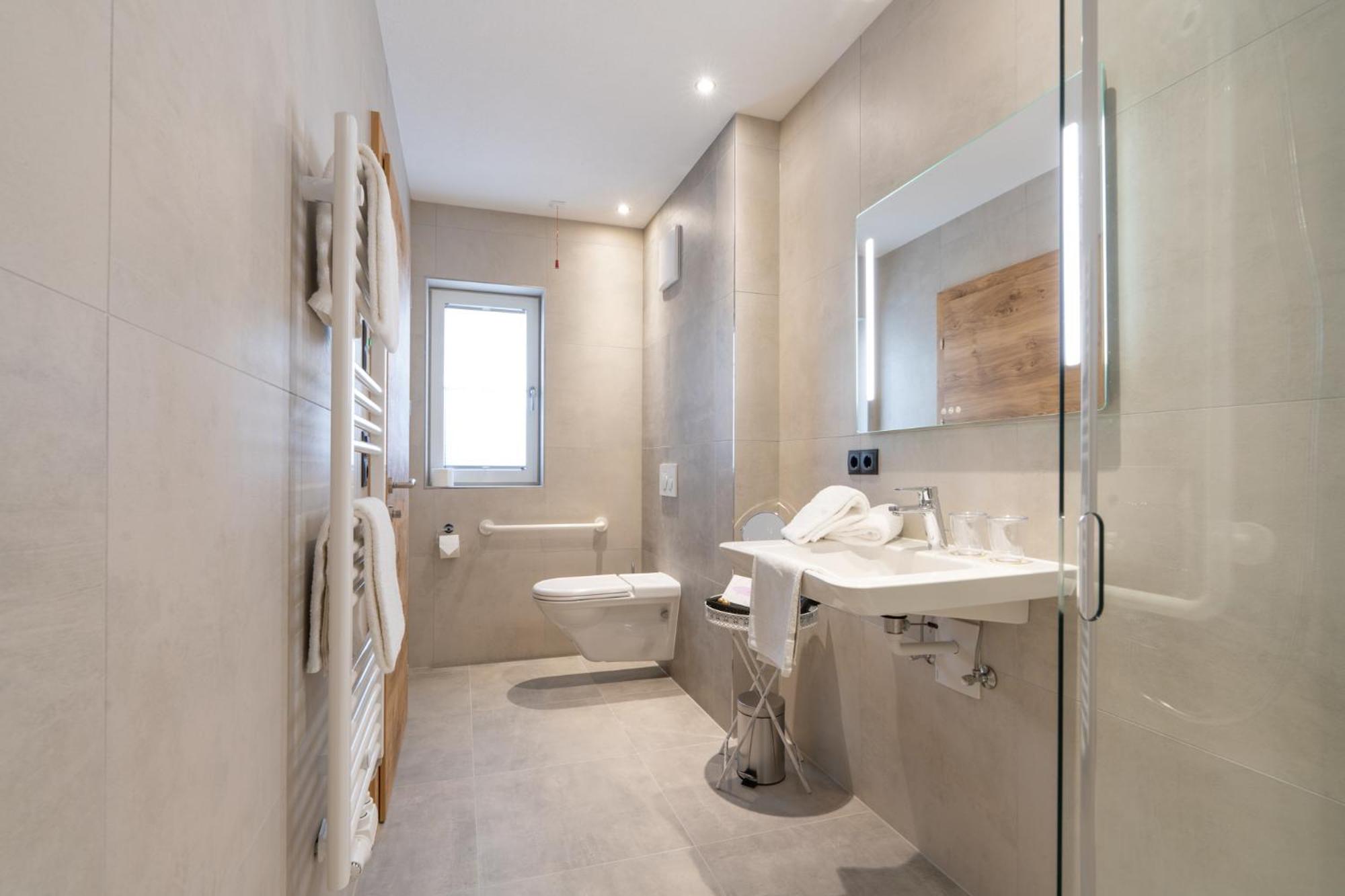 Triple Room with Balcony - Photo 5