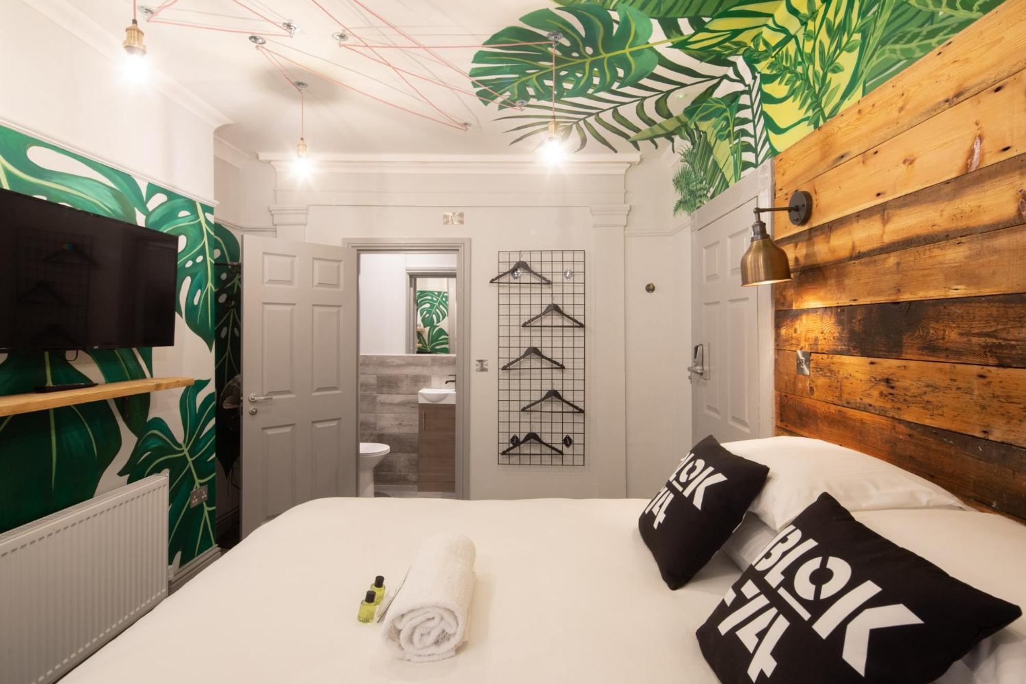 Double or Twin Room - Photo 2