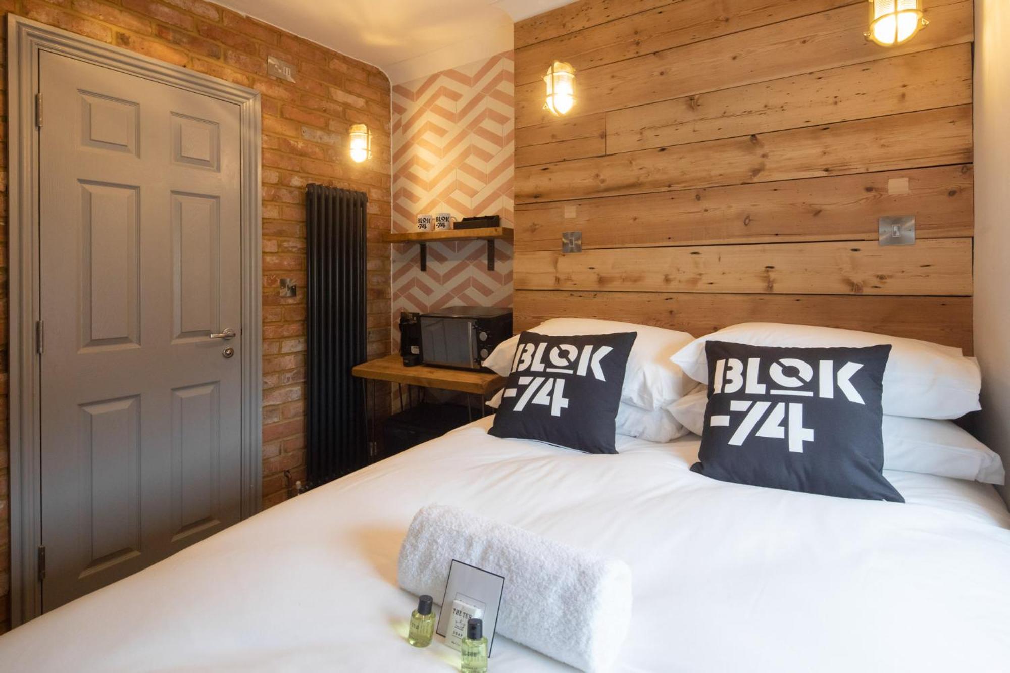 Small Double Room - Photo 2