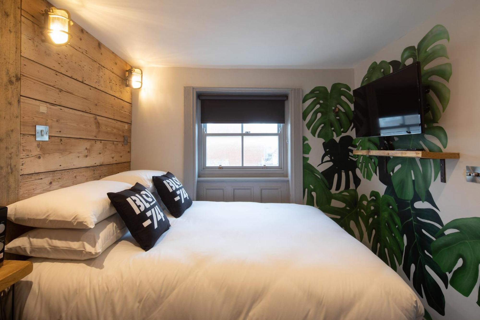 Small Double Room - Photo 1