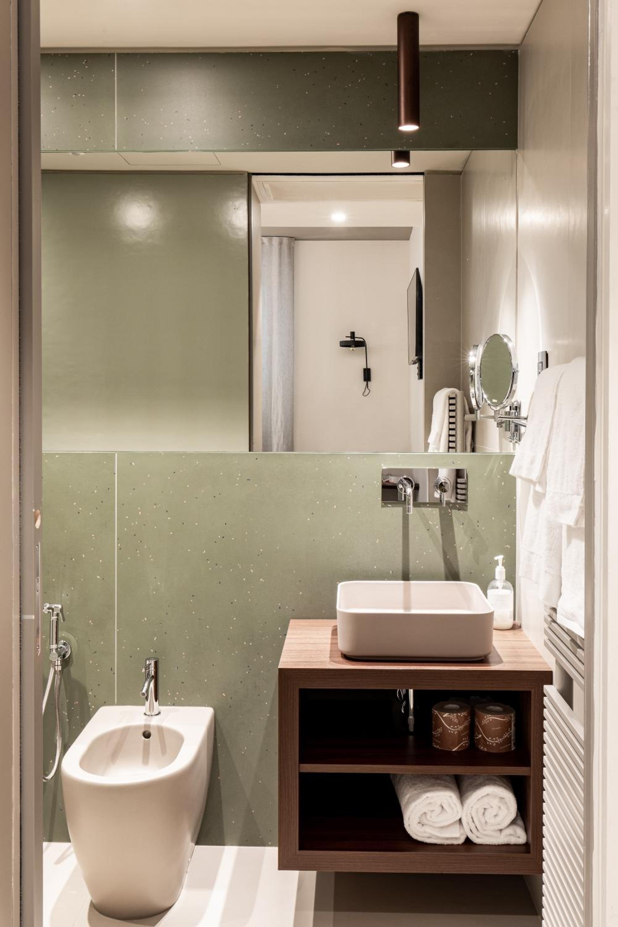 Double or Twin Room - Photo 17