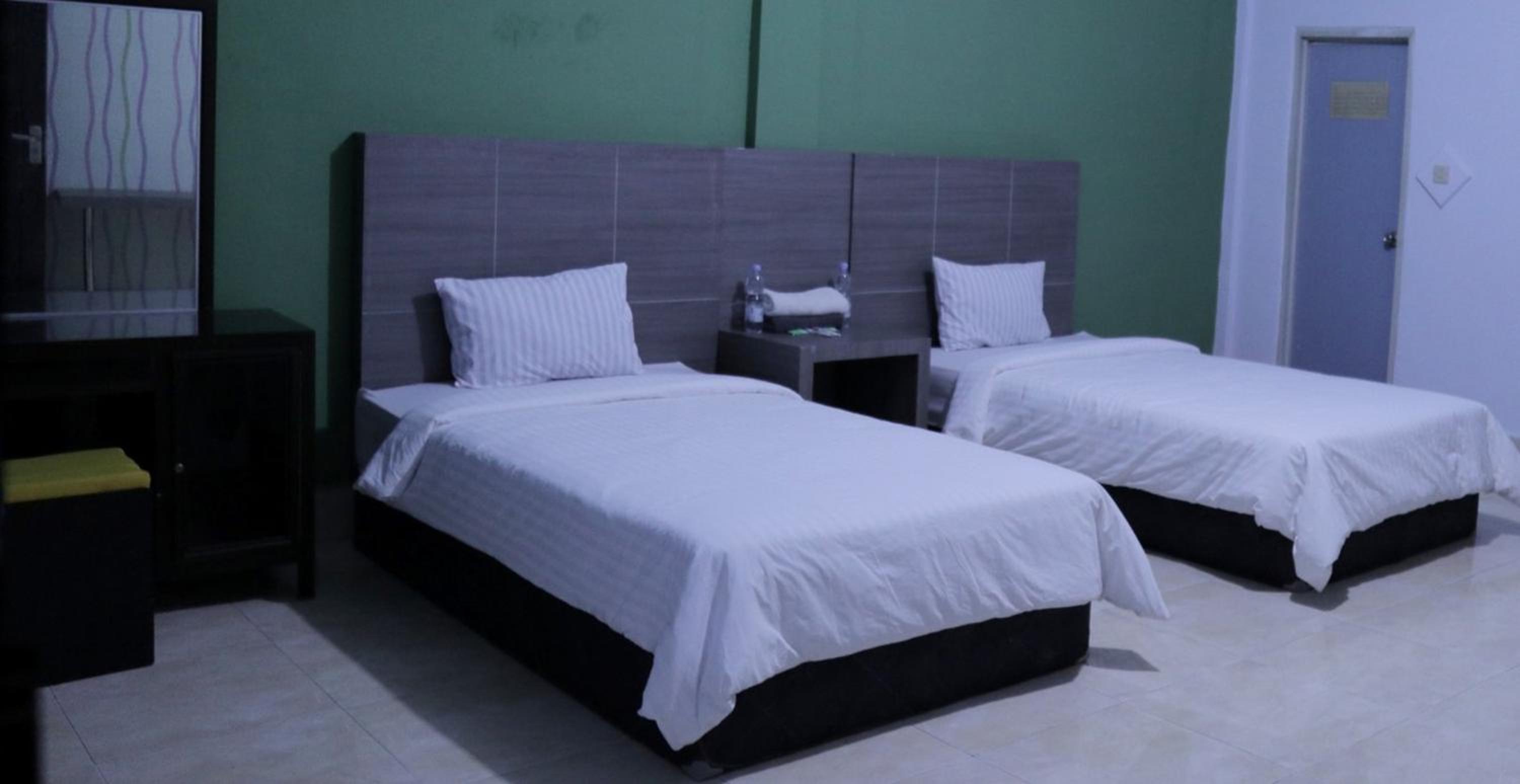 Deluxe Twin Room - Photo 2
