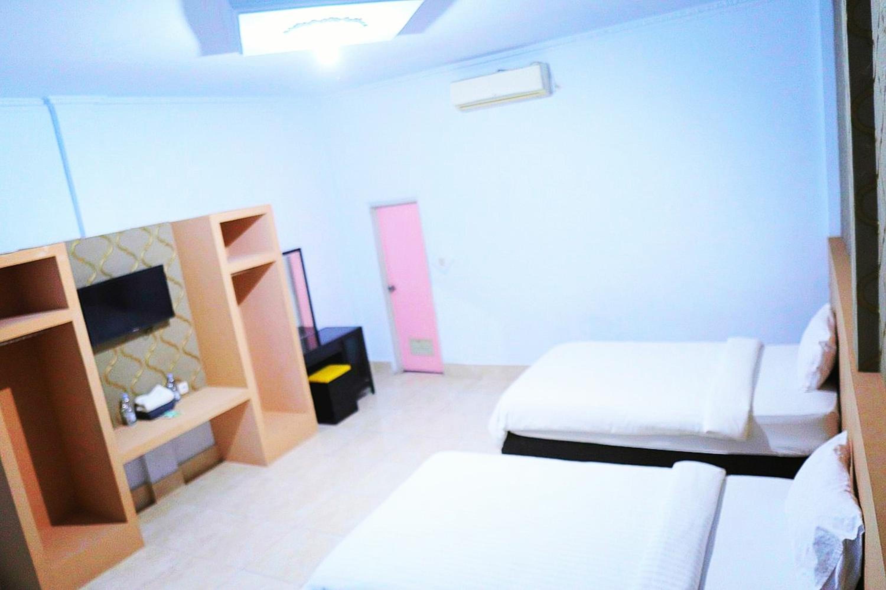 Twin Room - Photo 7