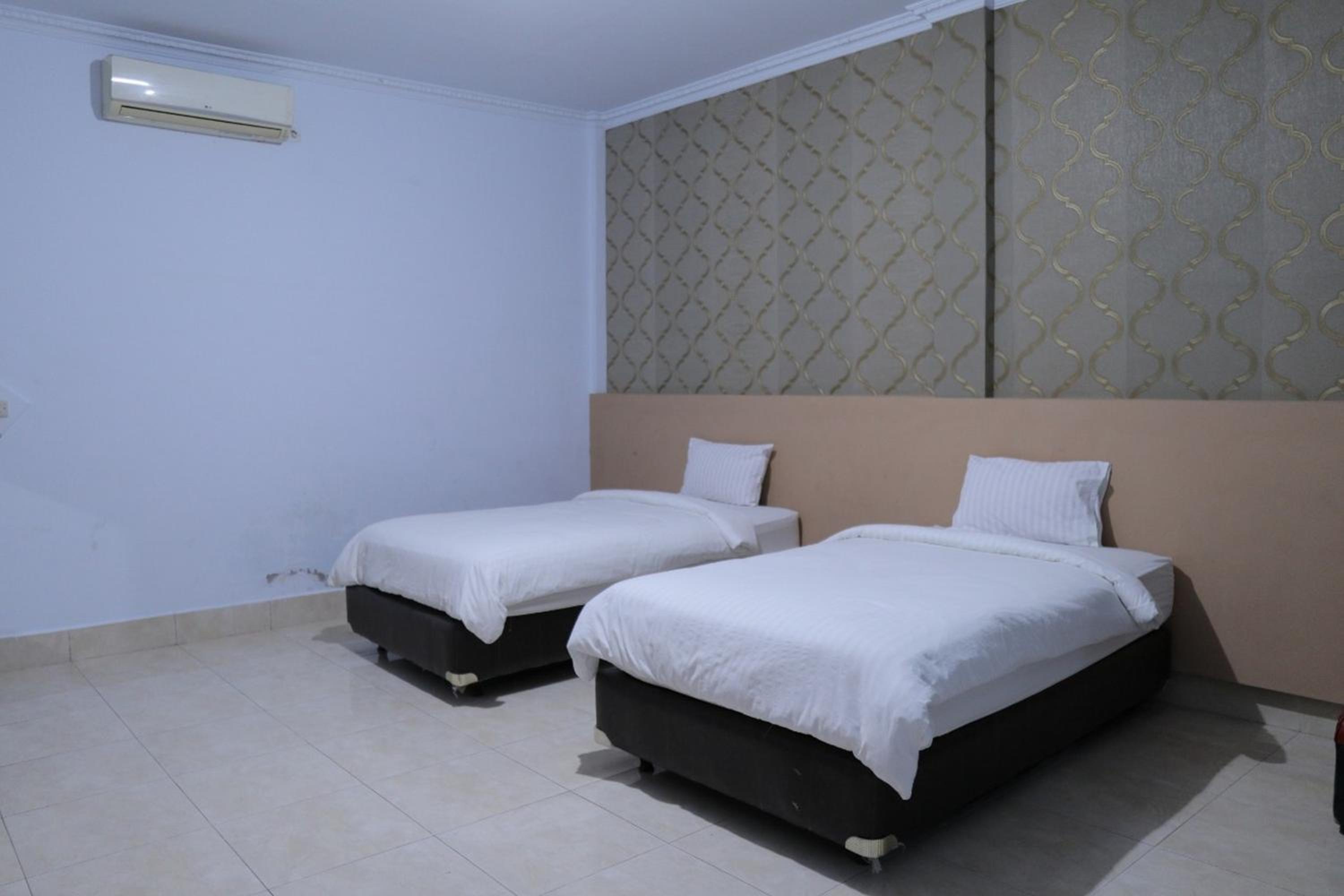 Twin Room - Photo 6