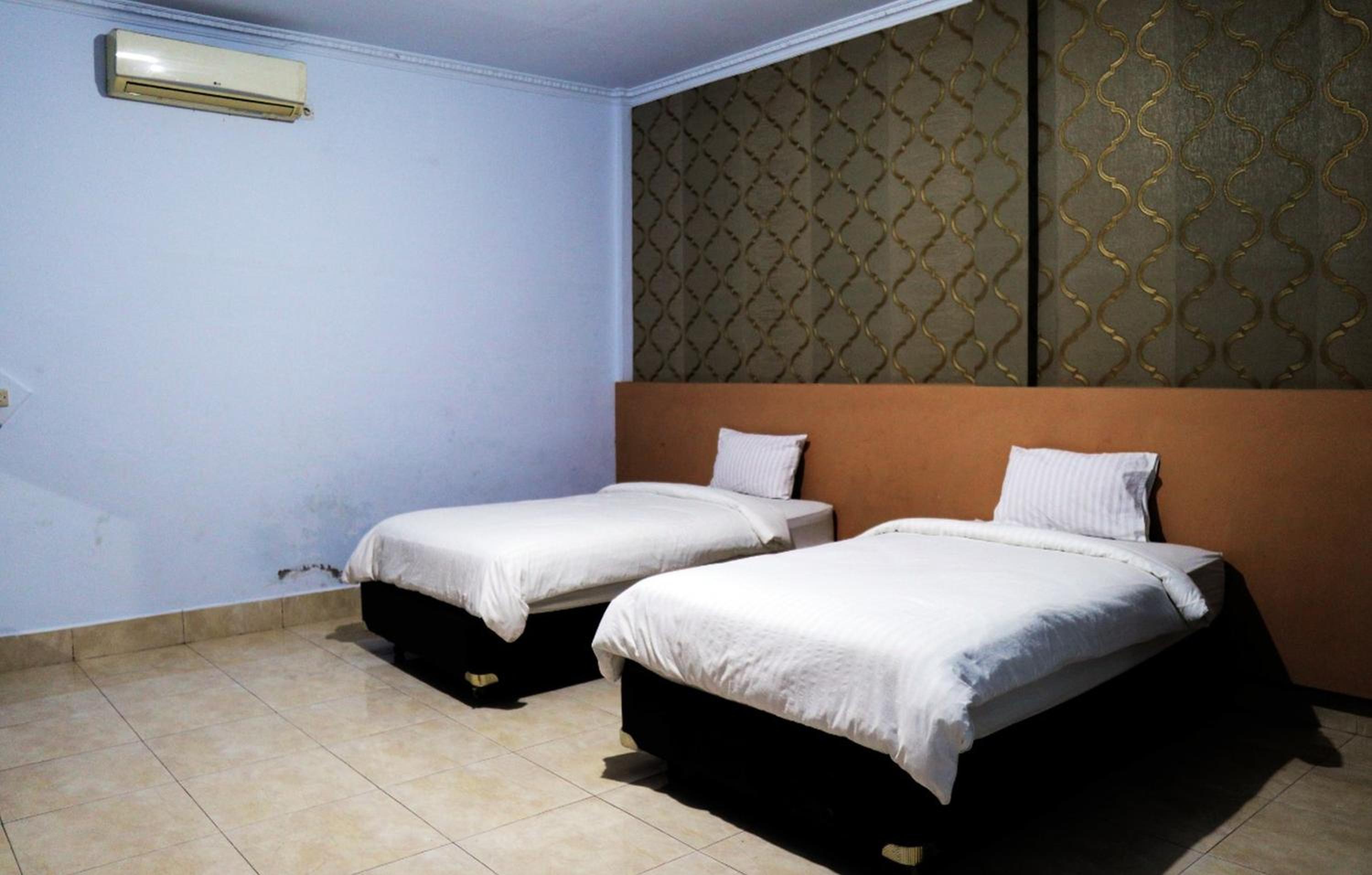Twin Room - Photo 3