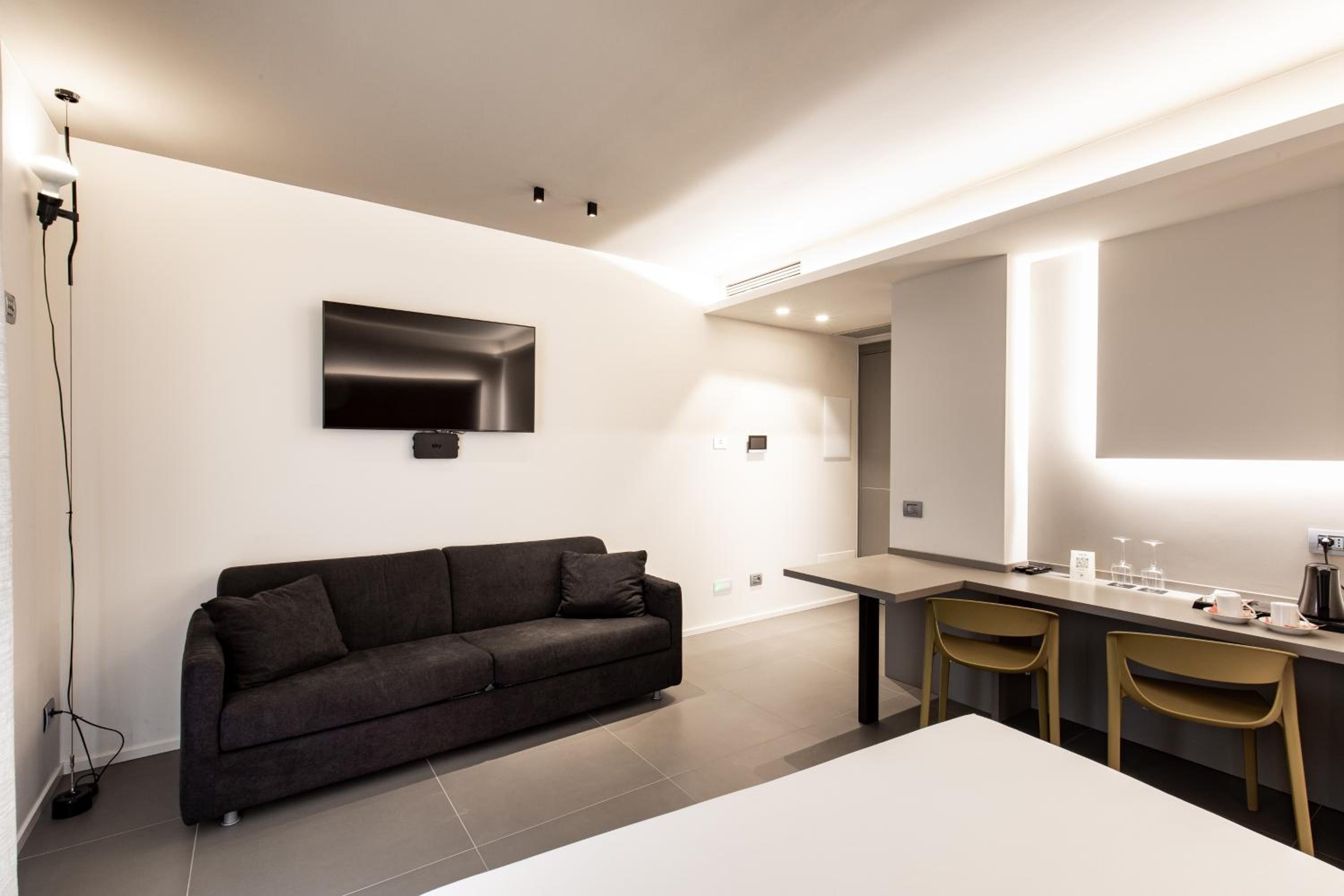 Triple Room with Balcony - Photo 7
