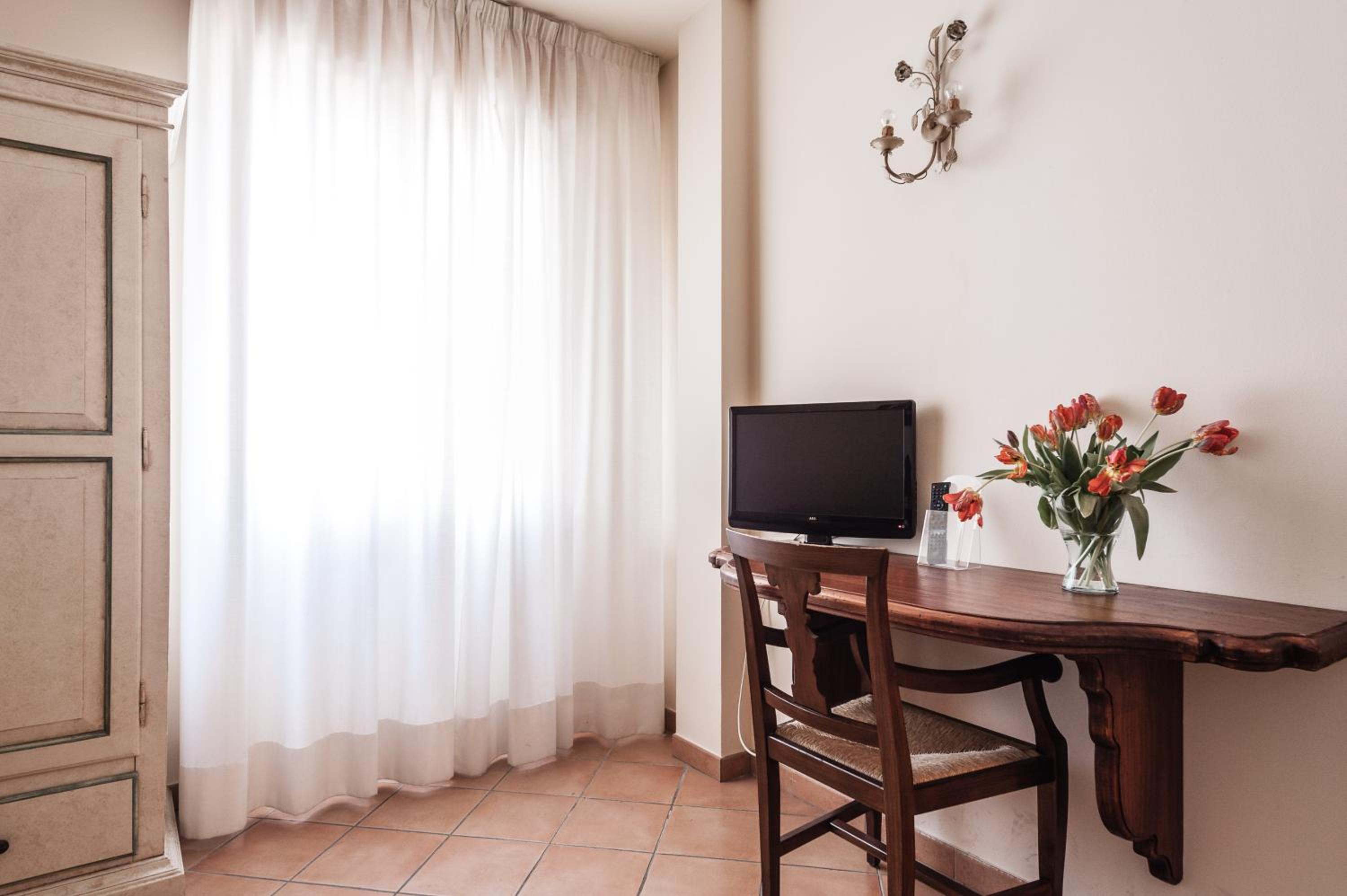 Suite - Photo 7