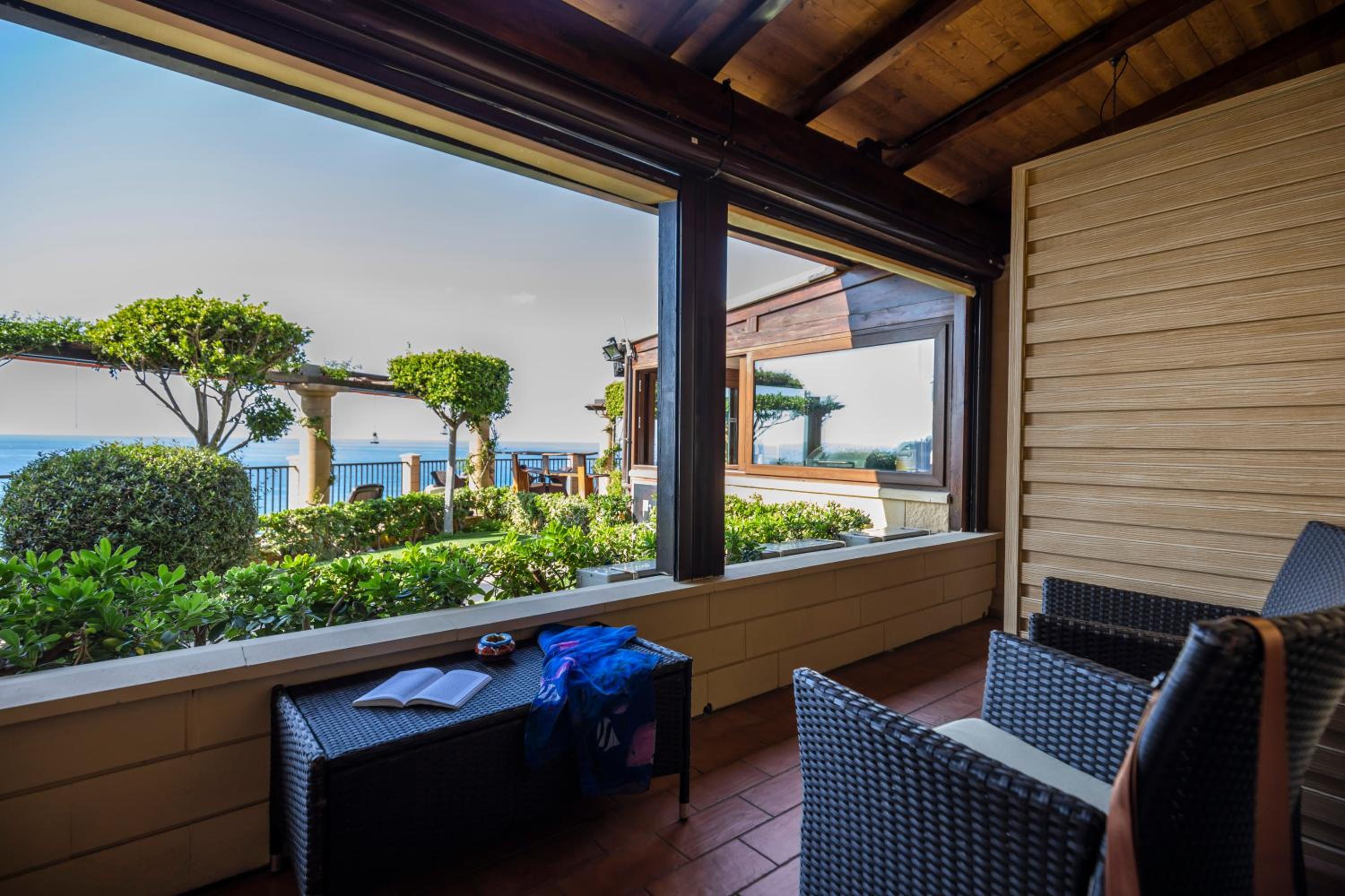 Double Room with Sea View photo 2