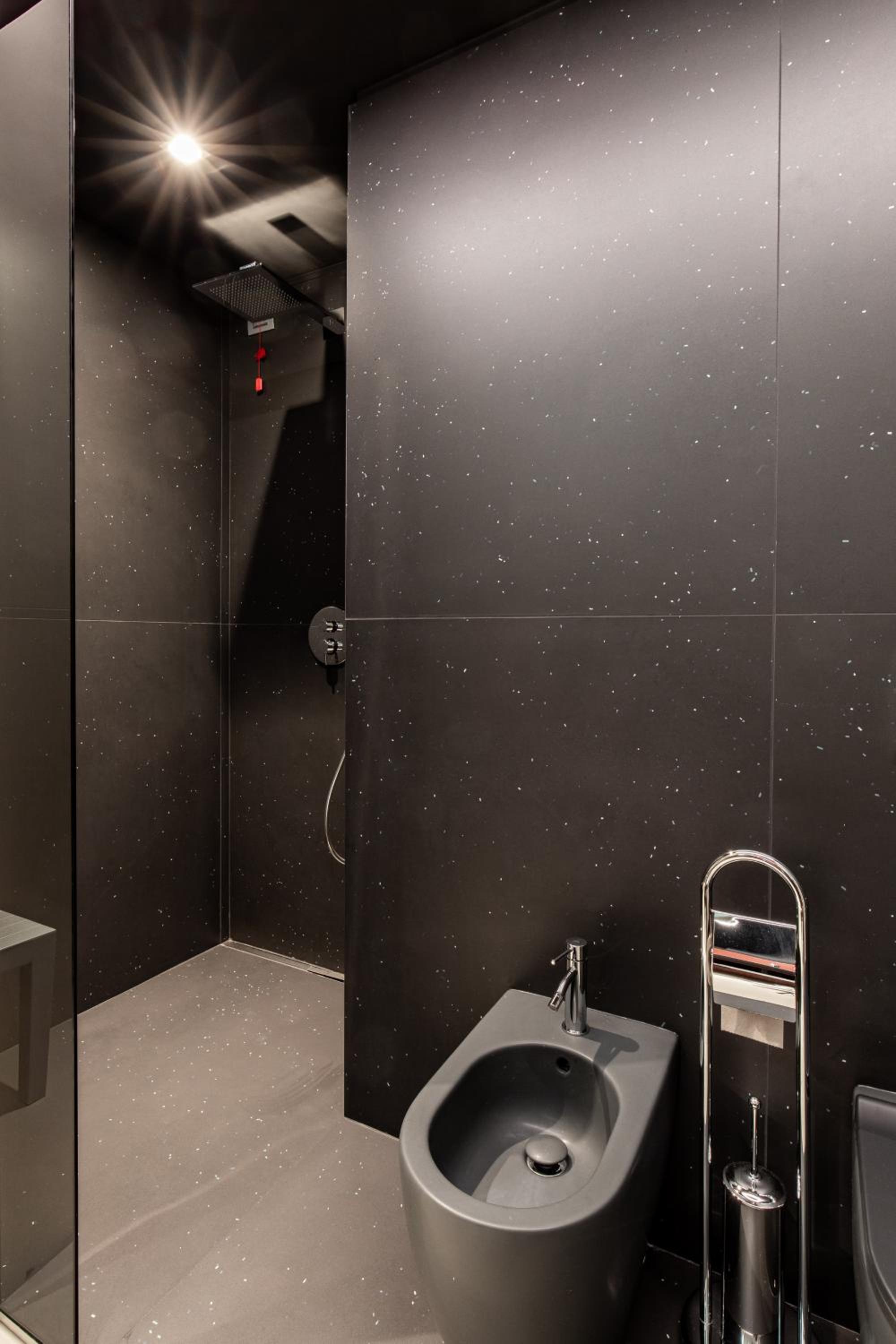 Triple Room with Balcony - Photo 12