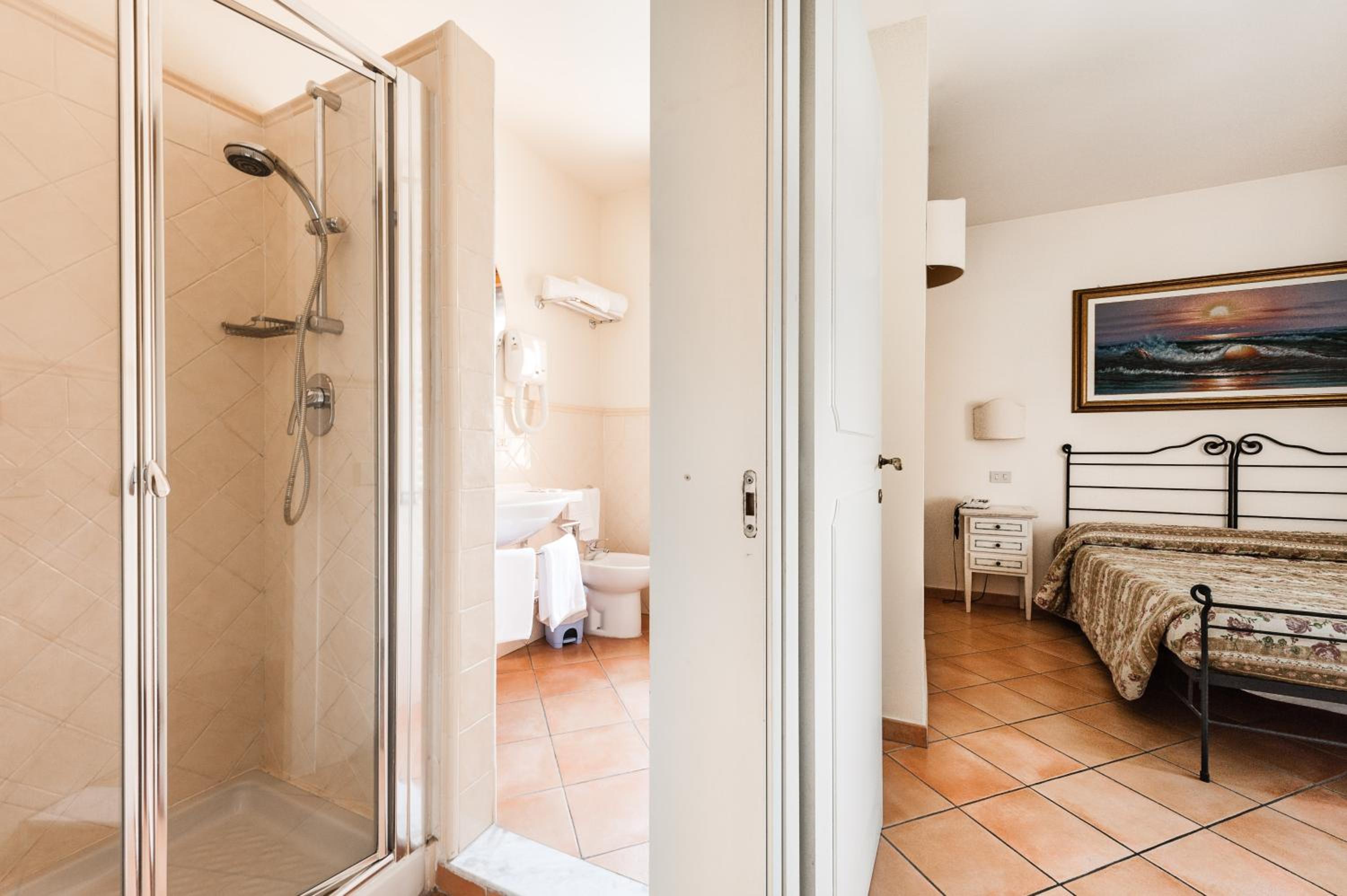 Suite - Photo 9
