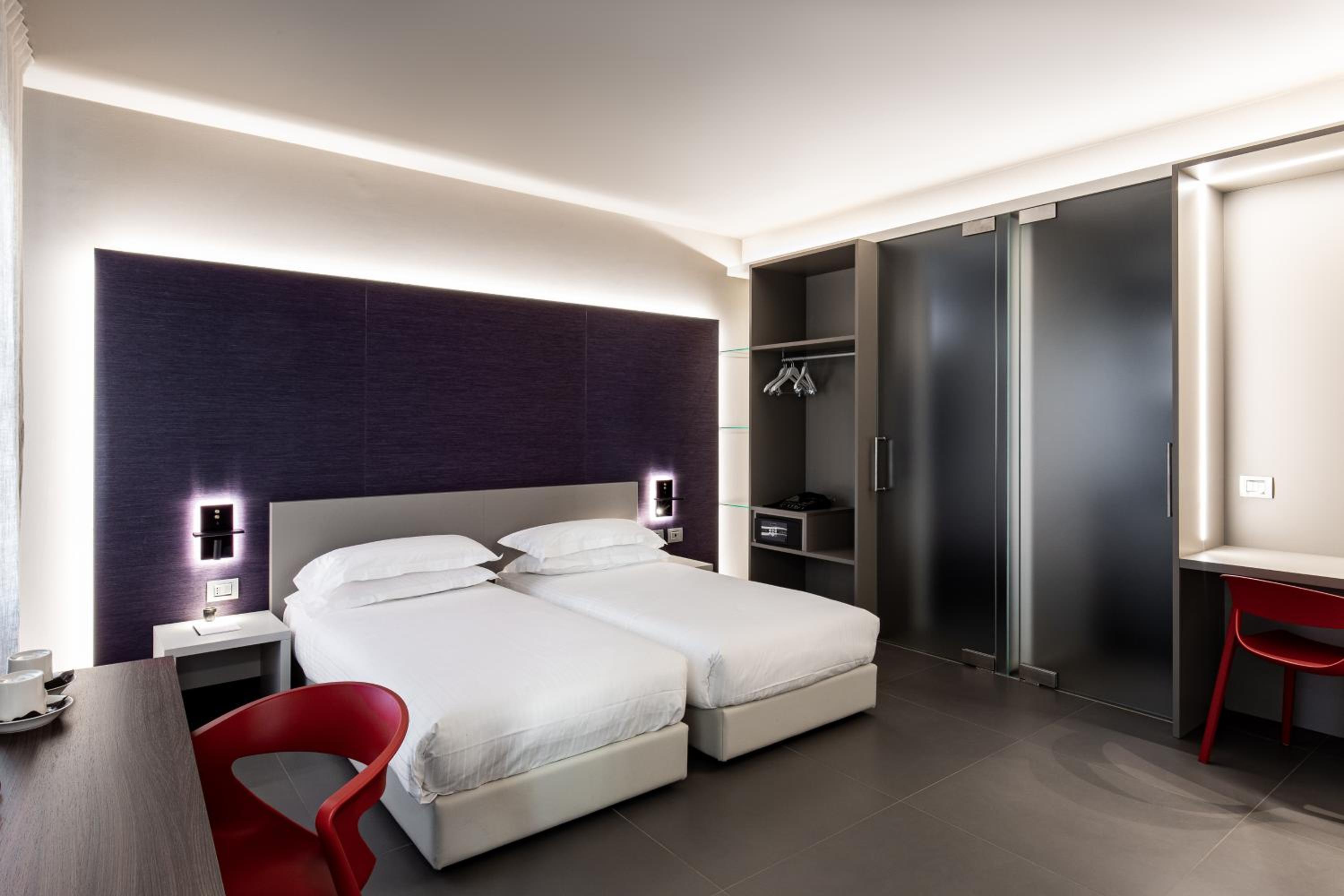 Quadruple Room - Photo 22