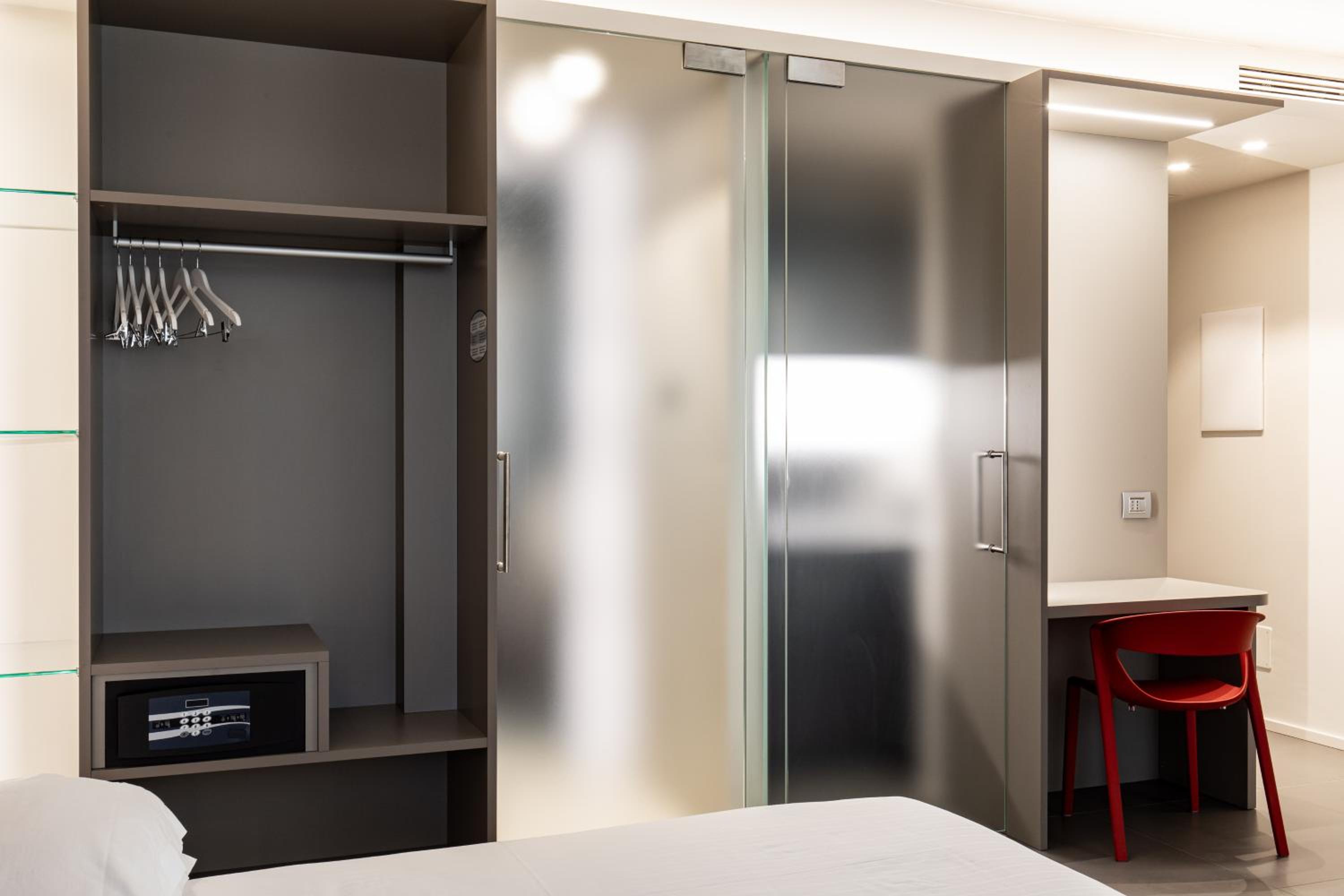 Quadruple Room - Photo 19