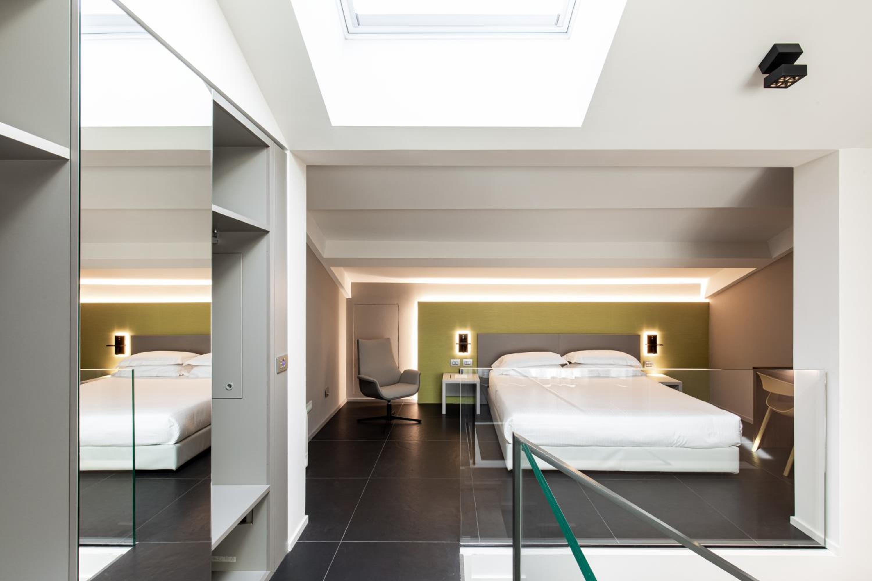 Deluxe Double Room with Balcony - Photo 1